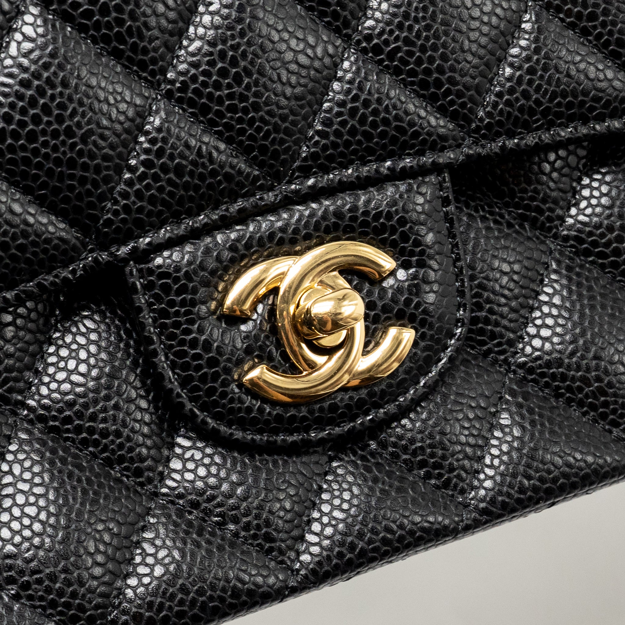 CHANEL MEDIUM CLASSIC DOUBLE FLAP BAG CAVIAR BLACK GHW (MICROCHIP)
