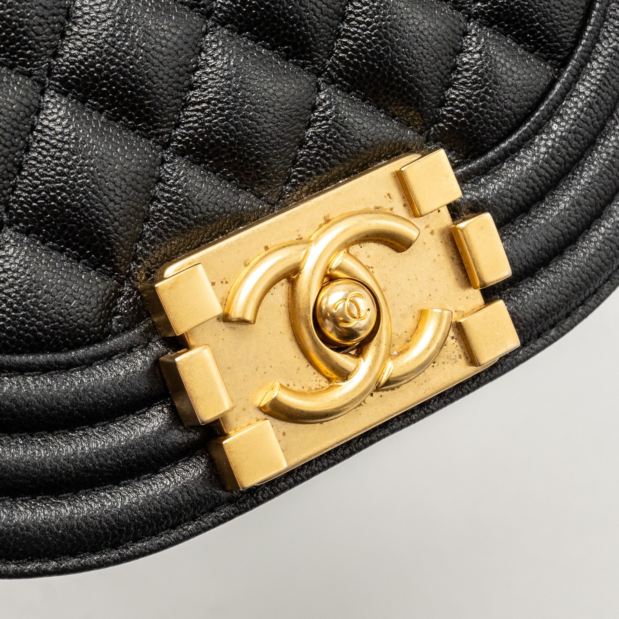 CHANEL 22A ROUND BOY MESSENGER BAG CAVIAR BLACK GHW (MICROCHIP)