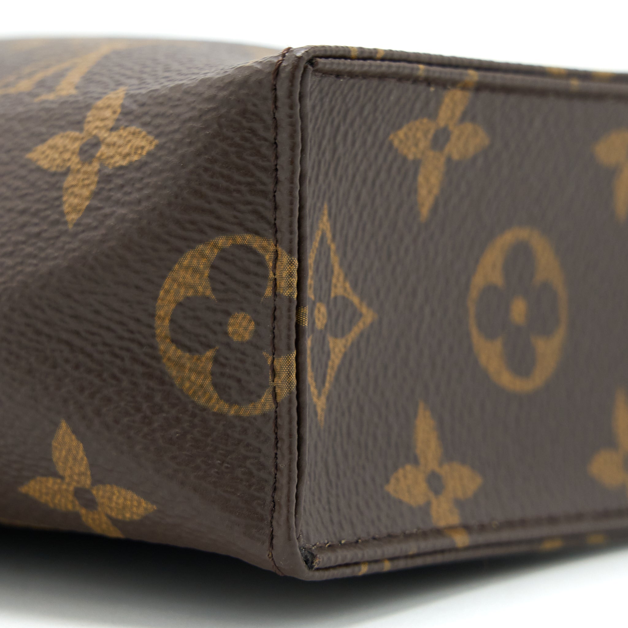 LOUIS VUITTON TOILETRY POCHETTE 26 MONOGRAM CANVAS GHW