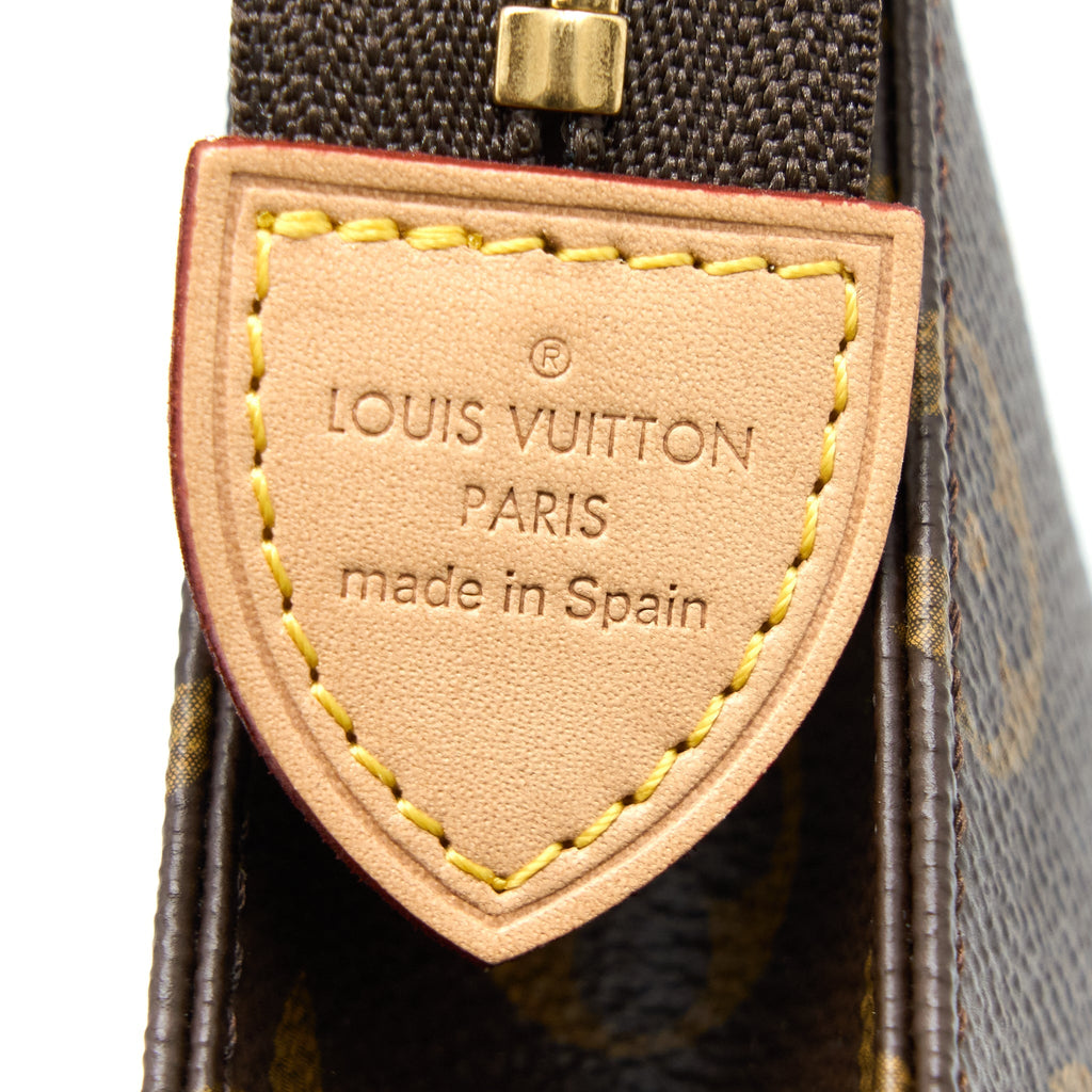 LOUIS VUITTON TOILETRY POCHETTE 26 MONOGRAM CANVAS GHW