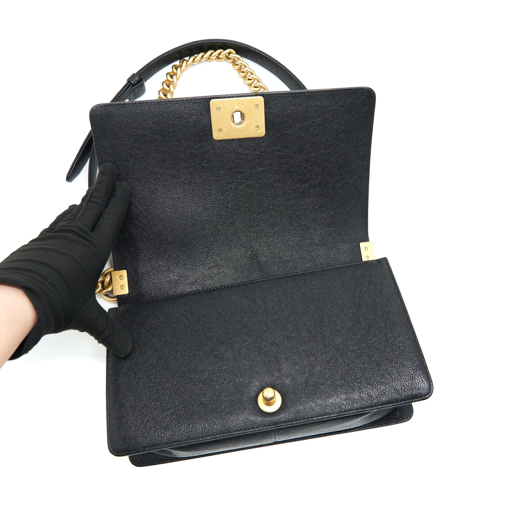 CHANEL CHEVRON MEDIUM BOY CHANEL HANDBAG CAVIAR BLACK GHW