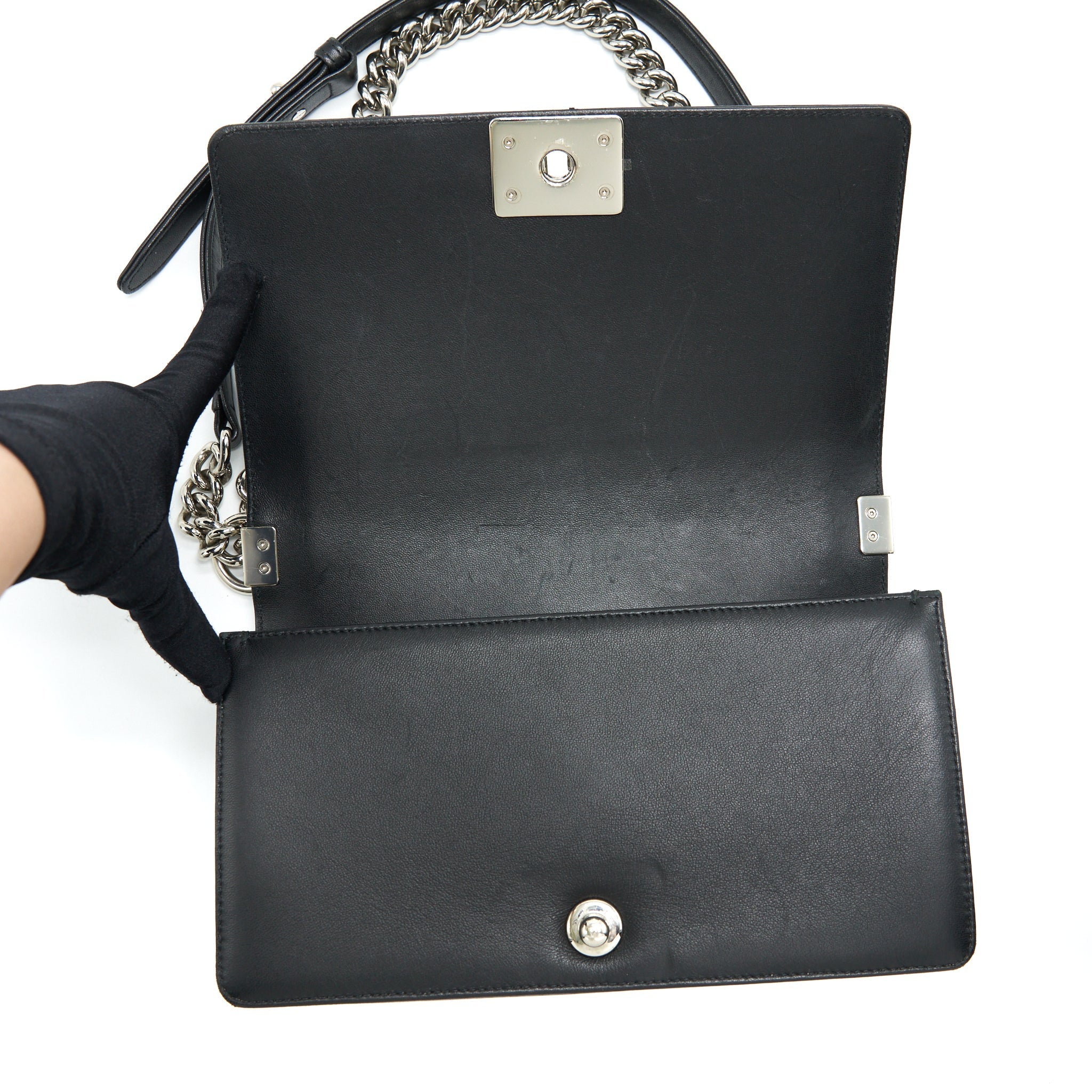 CHANEL MEDIUM BOY CHEVRON LAMBSKIN BLACK/SILVER SHW