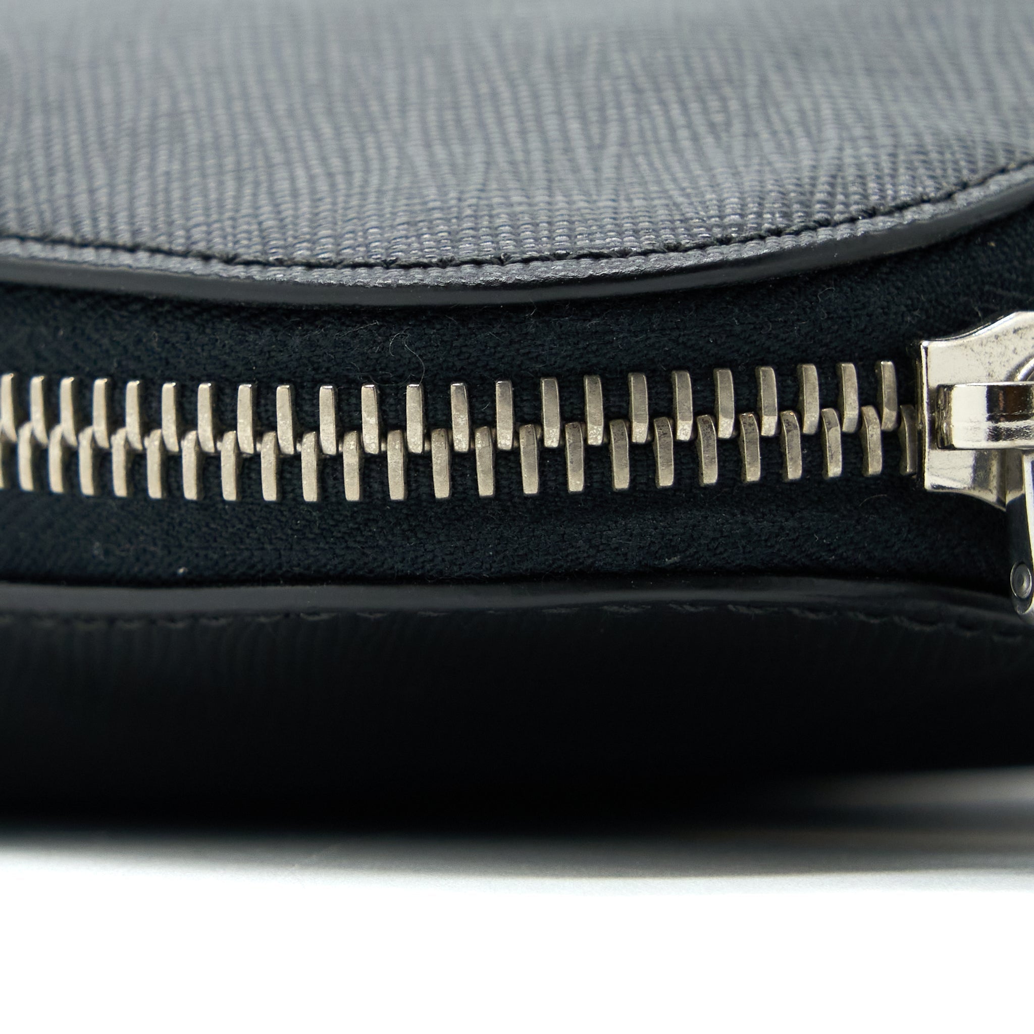 PRADA MEN’S CLUTCH SOFFIANO BLACK SHW