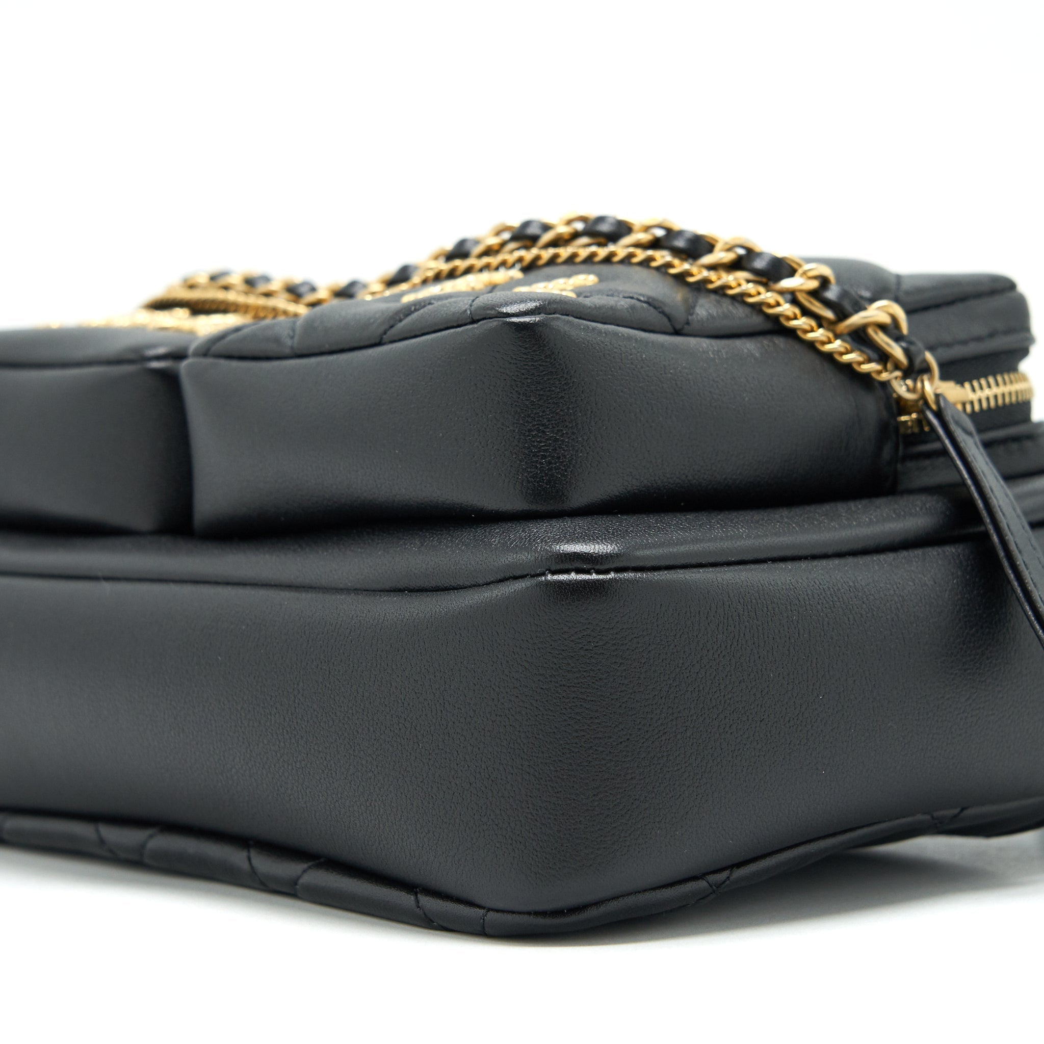 CHANEL 22C CAMERA BAG CALFSKIN BLACK GHW