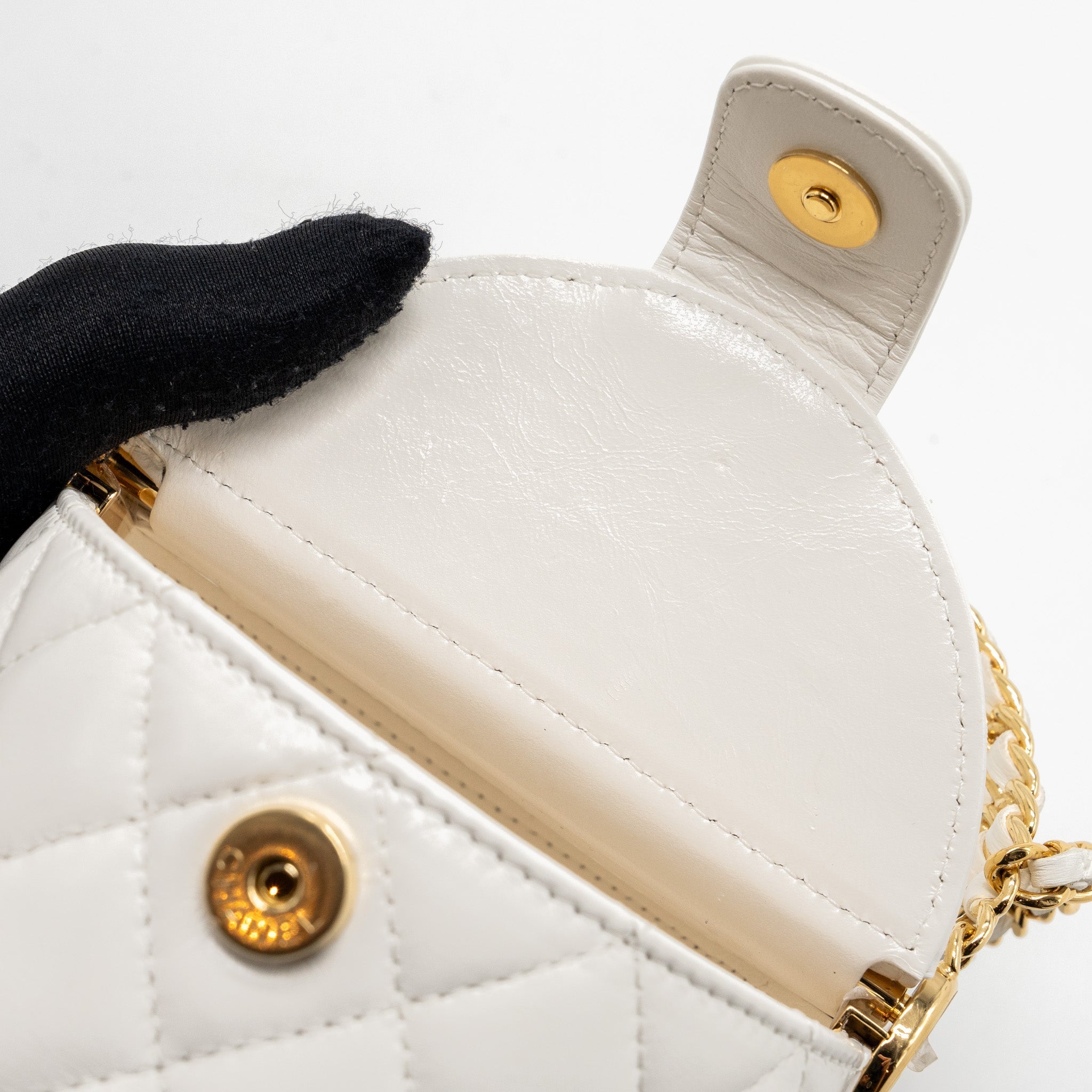CHANEL TOP HANDLE ROUND VANITY WITH CHAIN LAMBSKIN WHITE GHW (MICROCHIP)