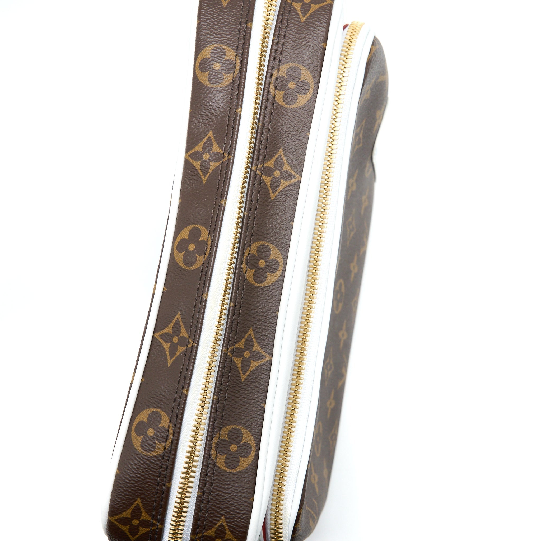 LOUIS VUITTON X NBA NIL MESSENGER MONOGRAM CANVAS GHW