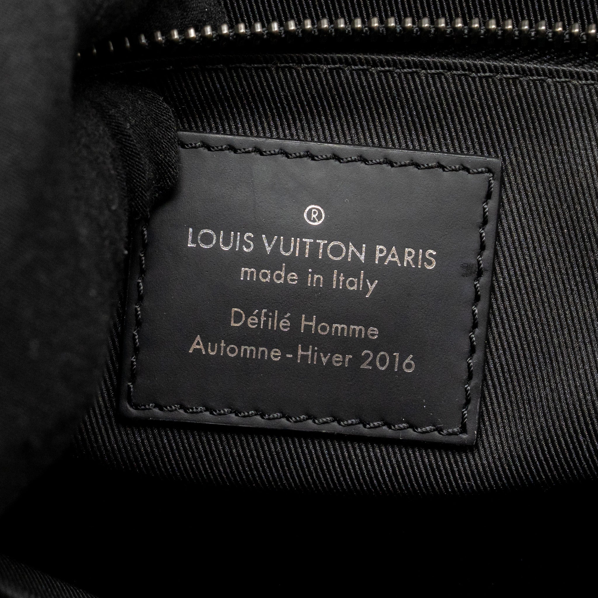 LOUIS VUITTON MESSENGER VOYAGER PM MONOGRAM CANVAS BLACK SHW