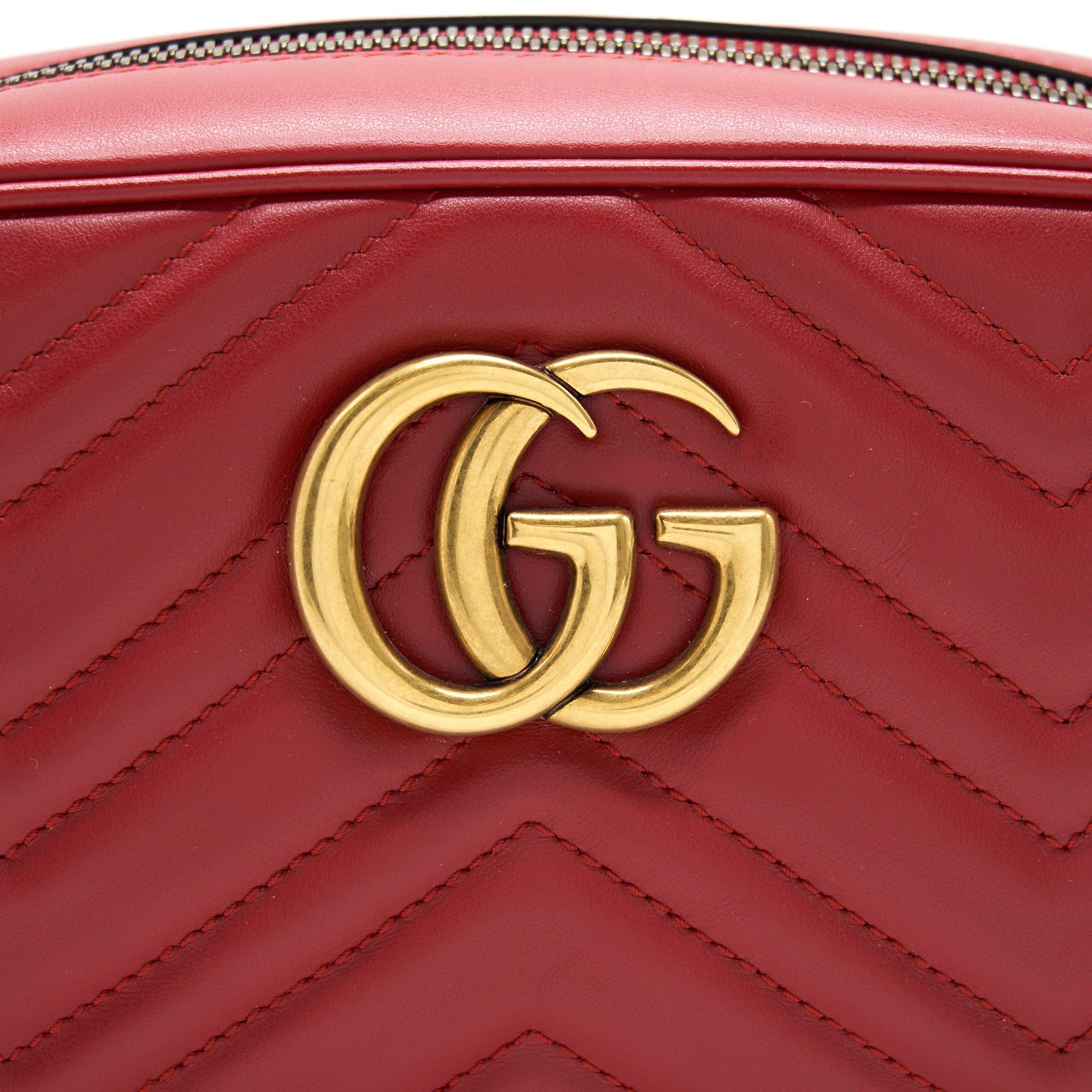 GUCCI MARMONT CAMERA BAG IN RED