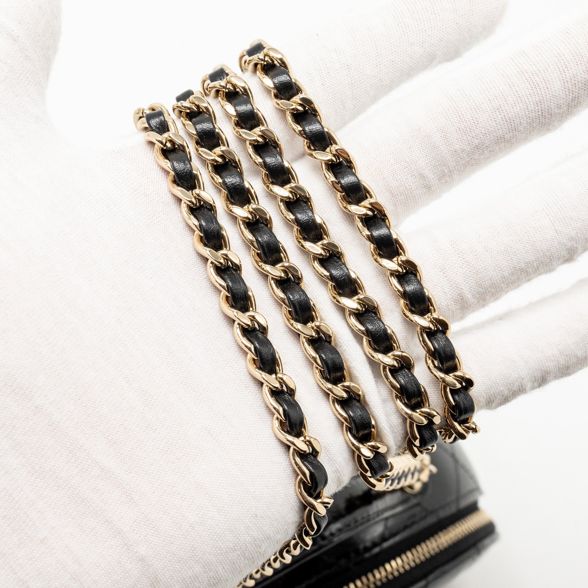 CHANEL 22B TOP HANDLE MINI ROUND VANITY CASE WITH CHAIN SHINY LAMBSKIN BLACK LGHW (MICROCHIP)