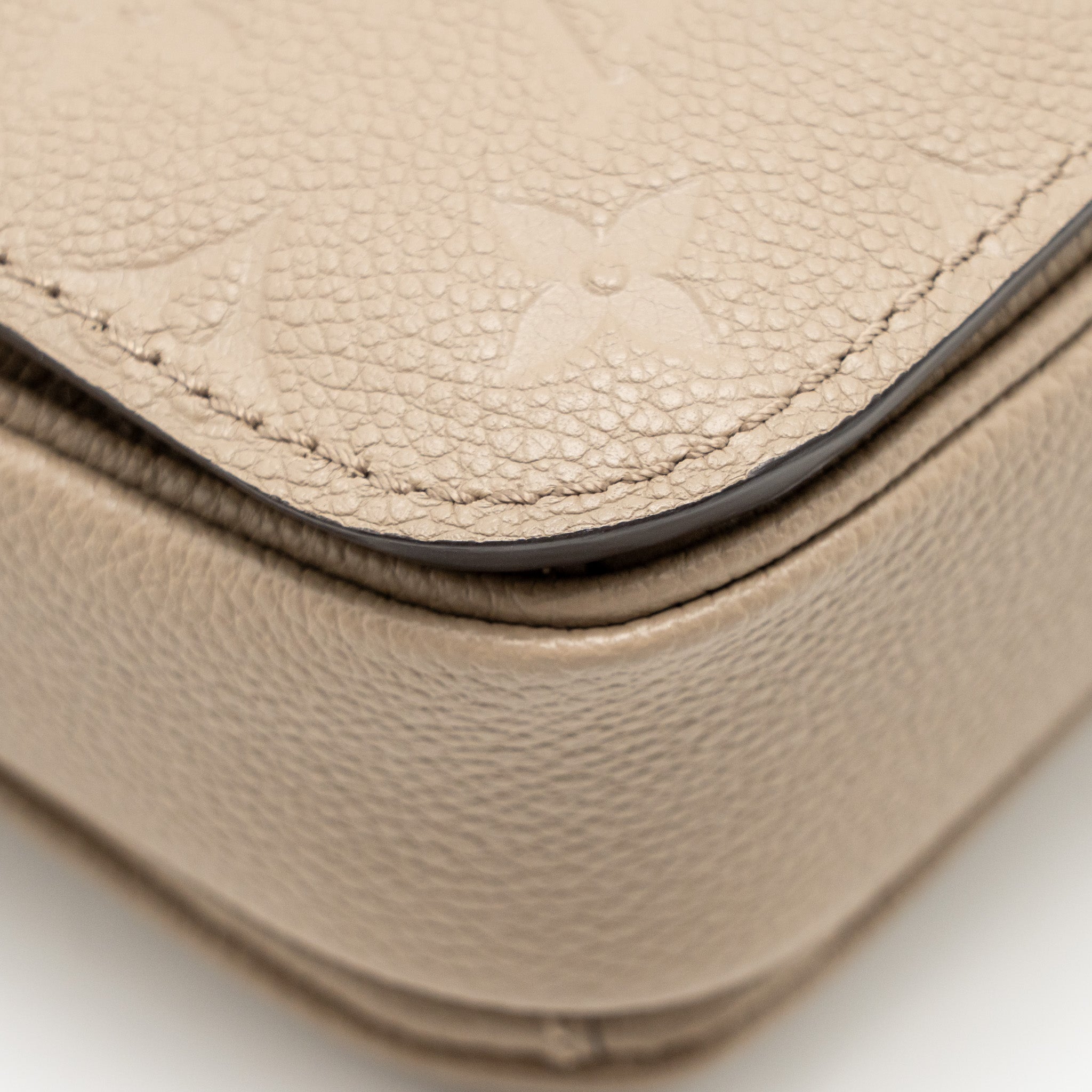 LOUIS VUITTON POCHETTE METIS MONOGRAM EMPREINTE TOURTERELLE GHW