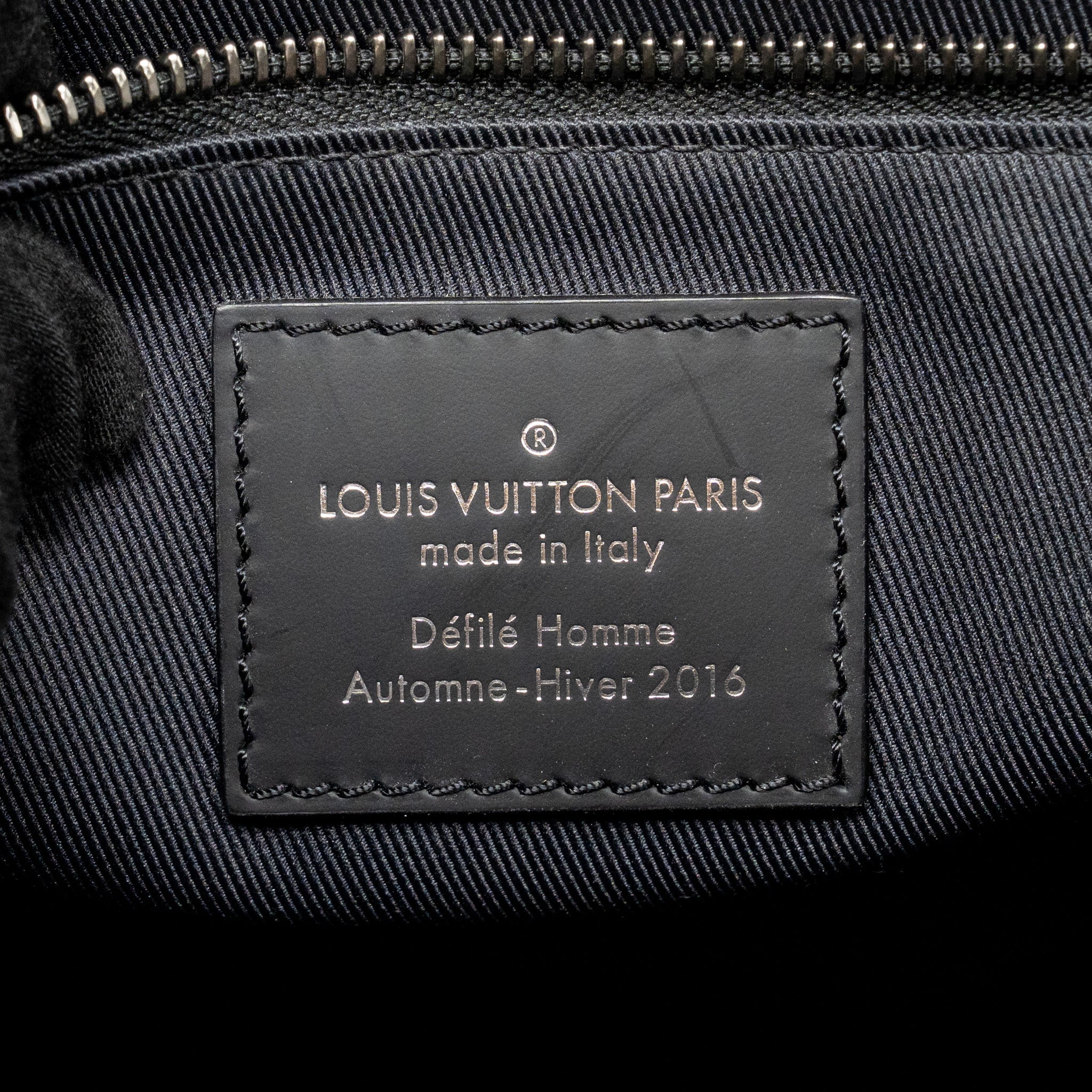 LOUIS VUITTON MESSENGER VOYAGER PM MONOGRAM ECLIPSE BLACK SHW