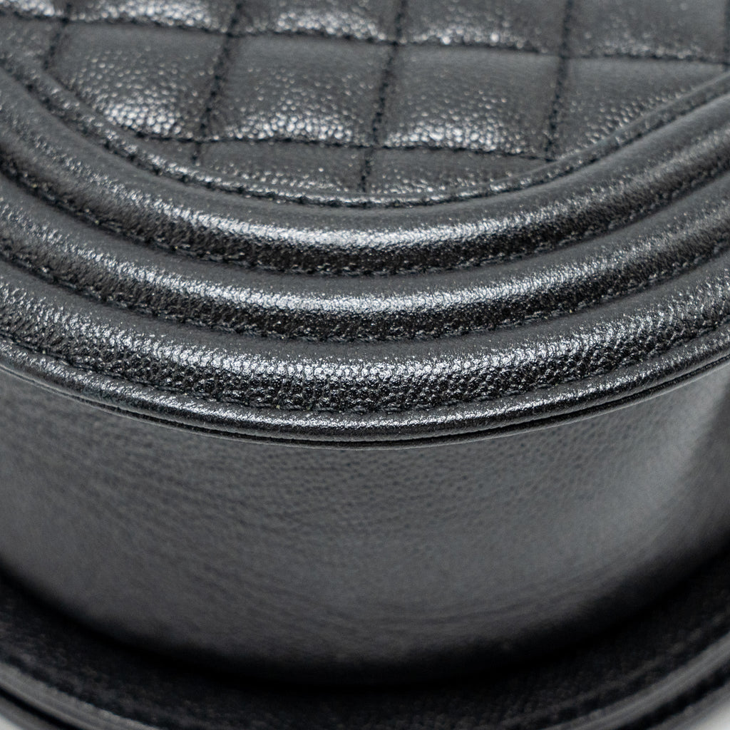 CHANEL 22A ROUND BOY MESSENGER BAG CAVIAR BLACK GHW (MICROCHIP)