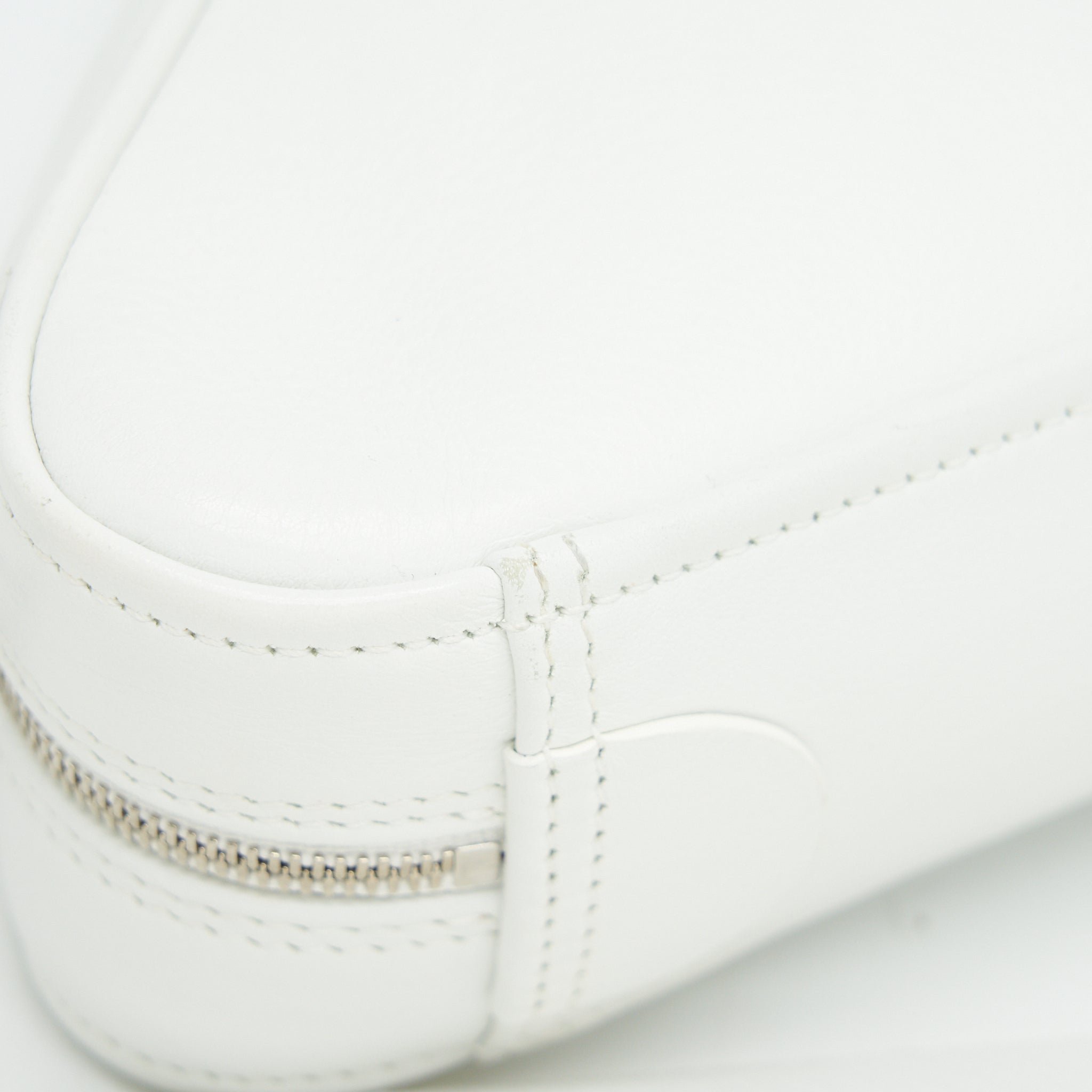BALENCIAGA TRIANGLE MINI CHAIN CROSSBODY BAG WHITE