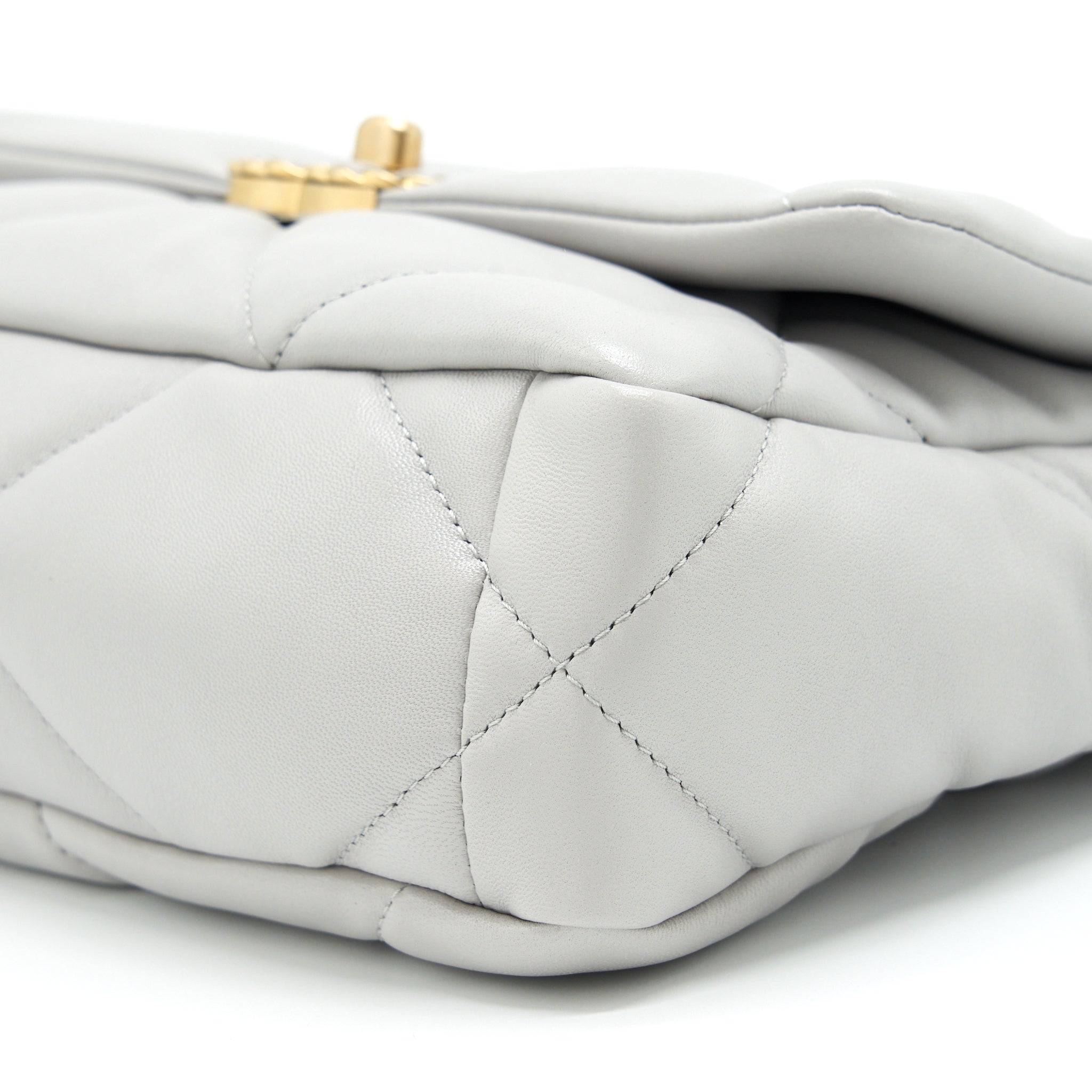 CHANEL SMALL 19 BAG LAMBSKIN LIGHT GREY WITH MULTICOLOUR HARDWARE (MICROCHIP)