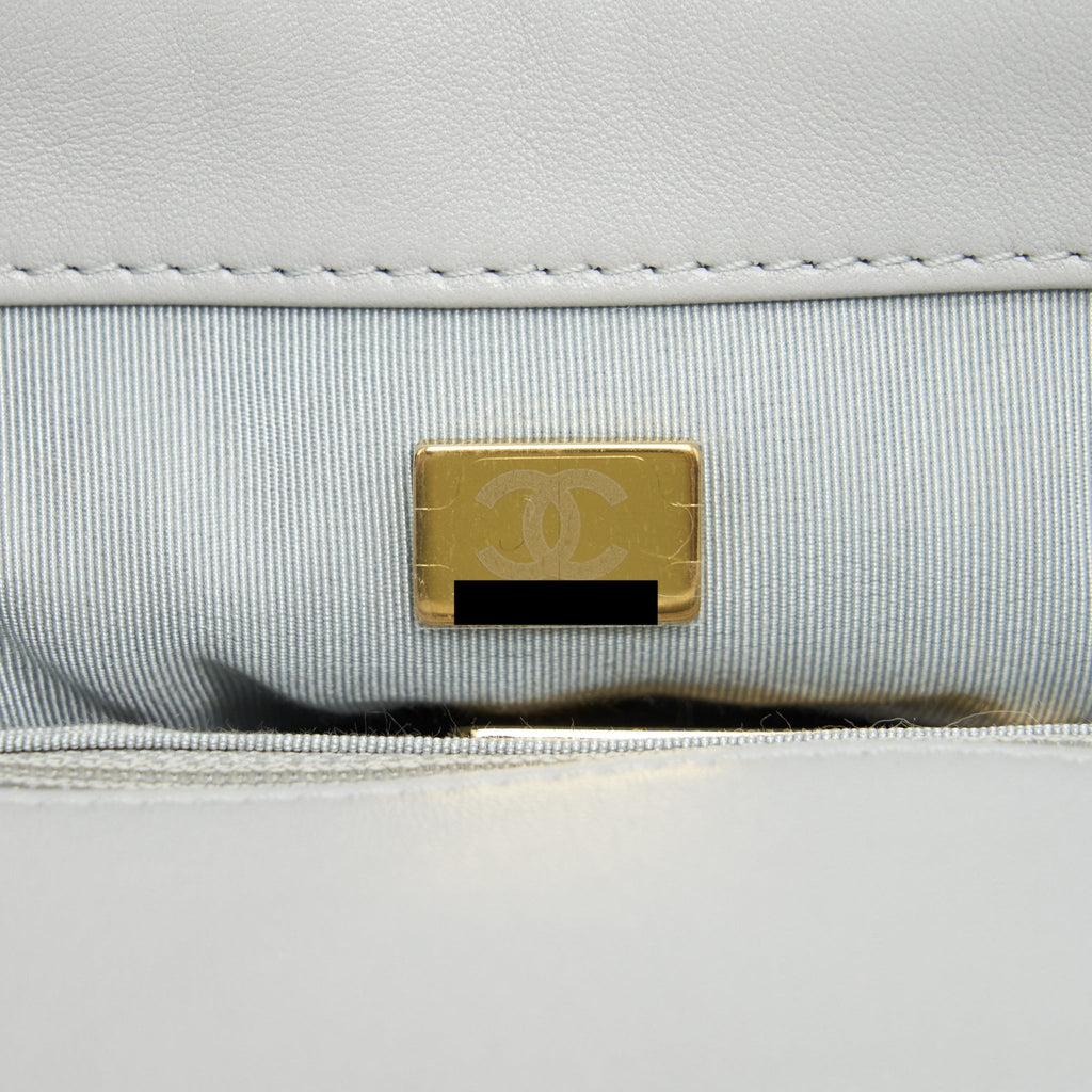 CHANEL SMALL 19 BAG LAMBSKIN LIGHT GREY WITH MULTICOLOUR HARDWARE (MICROCHIP)