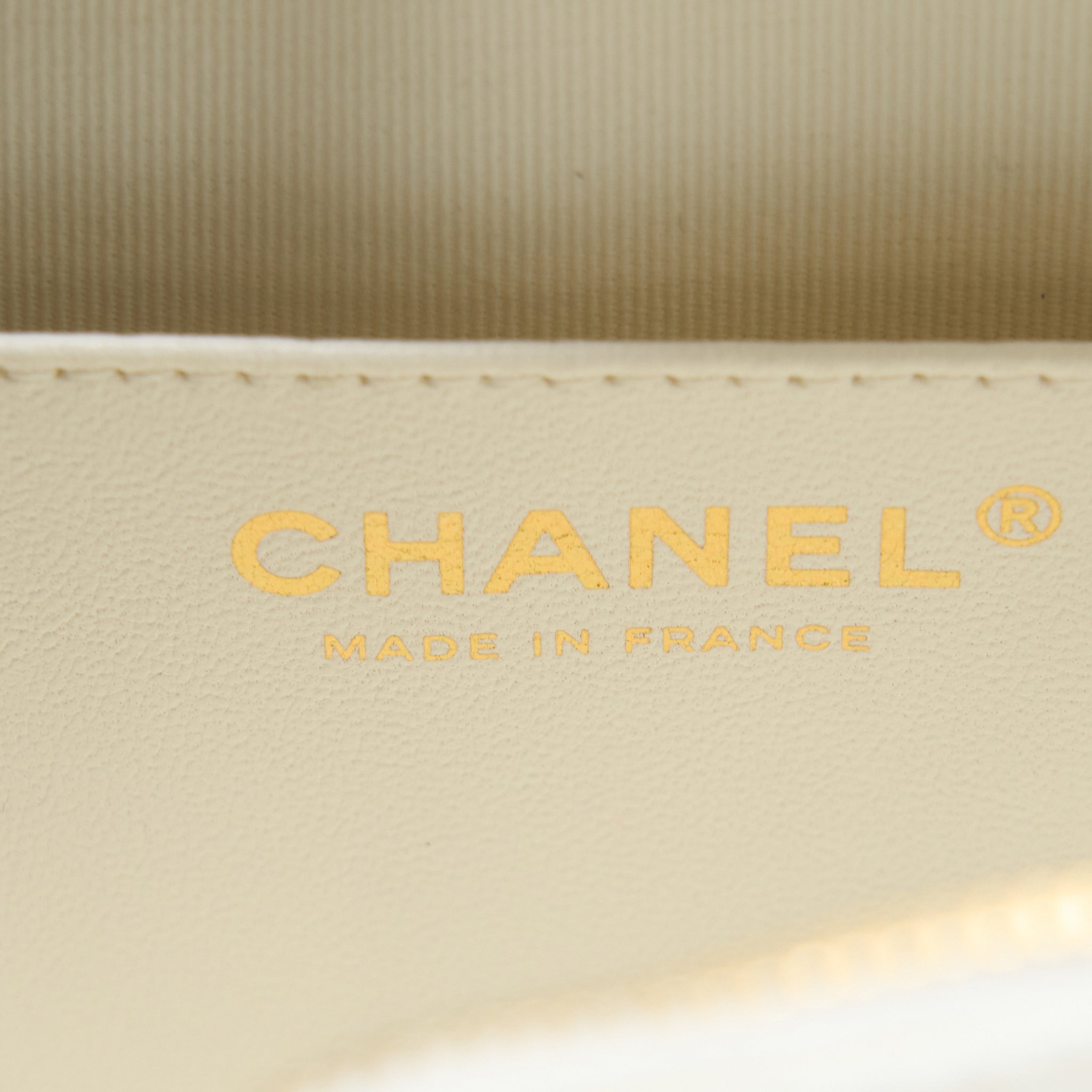 CHANEL 22S HEART BAG LAMBSKIN WHITE LGHW (MICROCHIP)