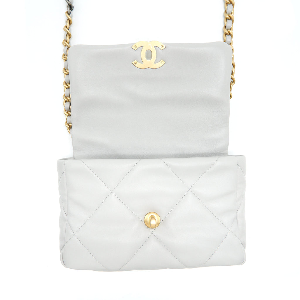 CHANEL SMALL 19 BAG LAMBSKIN LIGHT GREY WITH MULTICOLOUR HARDWARE (MICROCHIP)