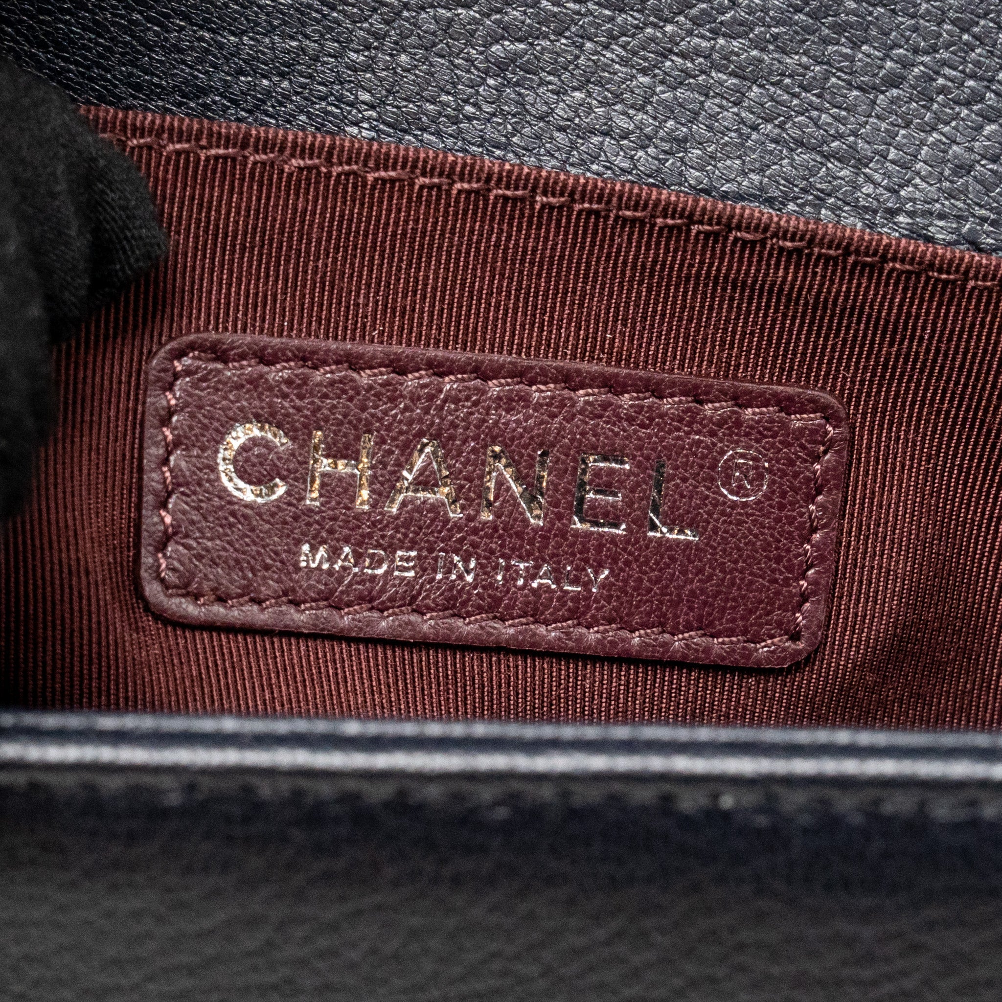 CHANEL MEDIUM BOY BAG GRAINED CALFSKIN NAVY RUTHENIUM HARDWARE