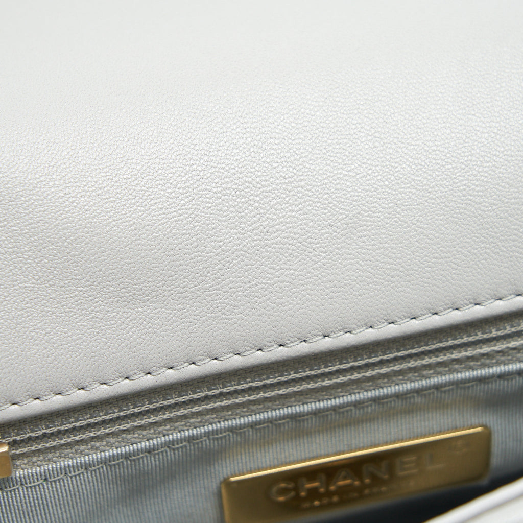 CHANEL SMALL 19 BAG LAMBSKIN LIGHT GREY WITH MULTICOLOUR HARDWARE (MICROCHIP)