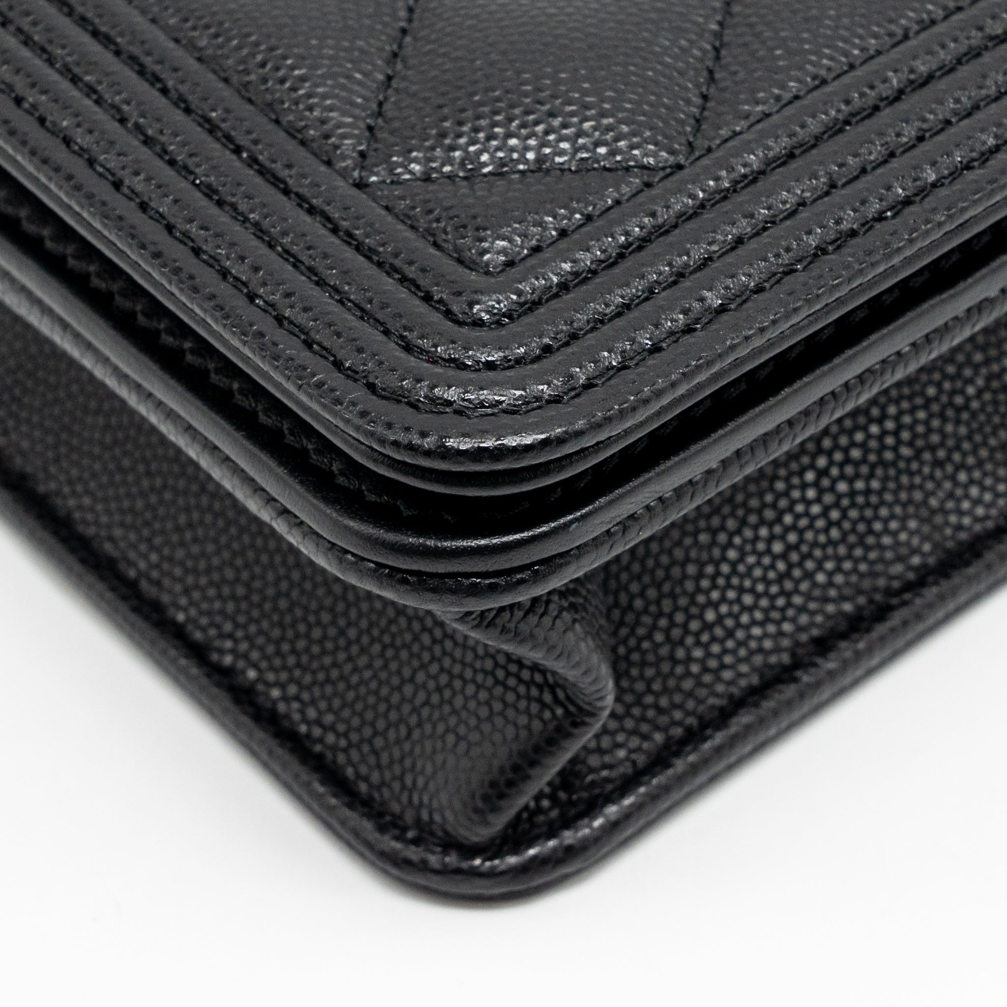 CHANEL BOY WALLET ON CHAIN CAVIAR BLACK RUTHENIUM SHW (MICROCHIP)