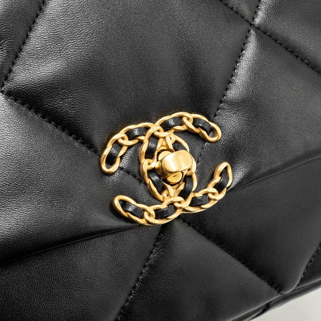 CHANEL SMALL 19 BAG LAMBSKIN BLACK MULTICOLOR HARDWARE (MICROCHIP)
