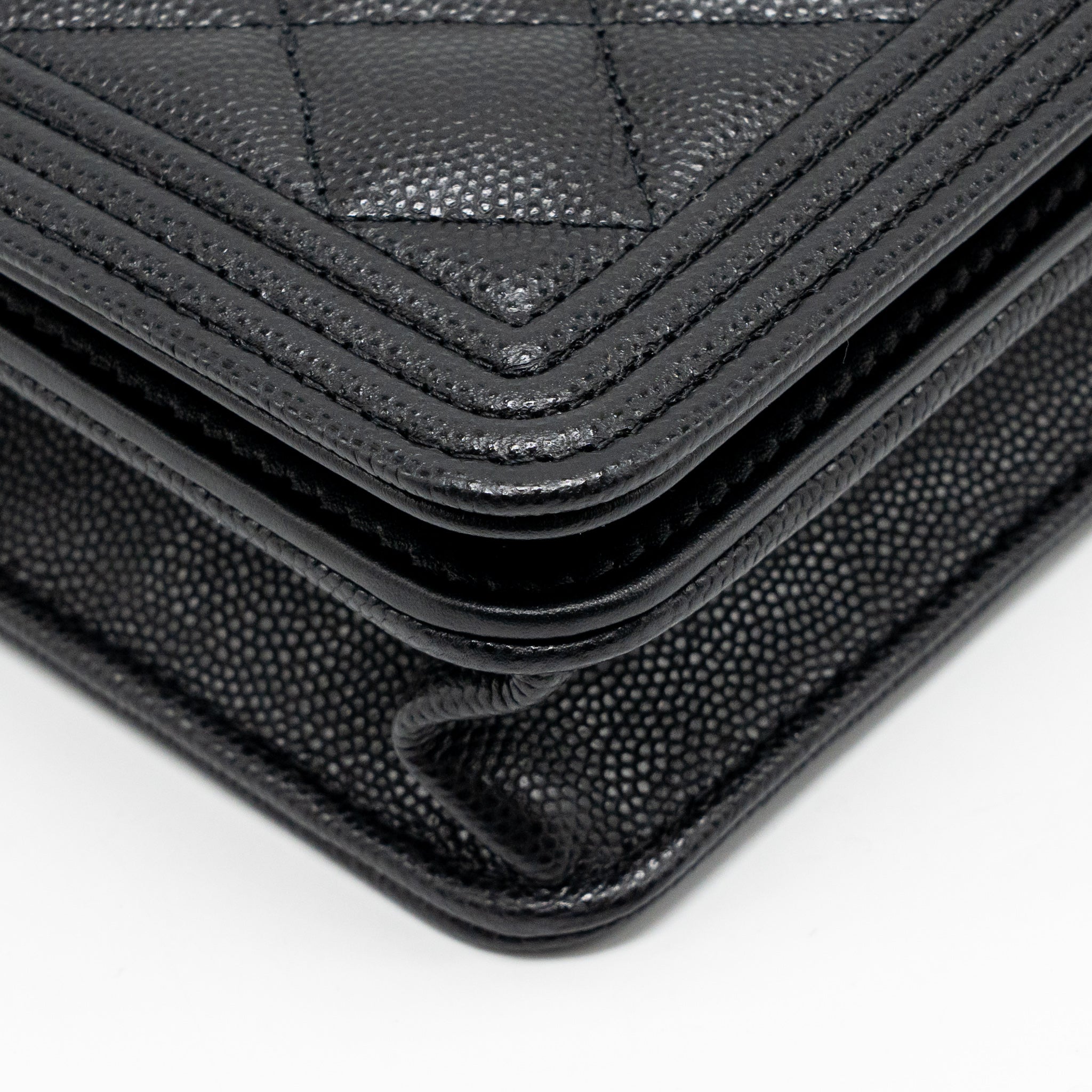 CHANEL BOY WALLET ON CHAIN CAVIAR BLACK RUTHENIUM SHW (MICROCHIP)