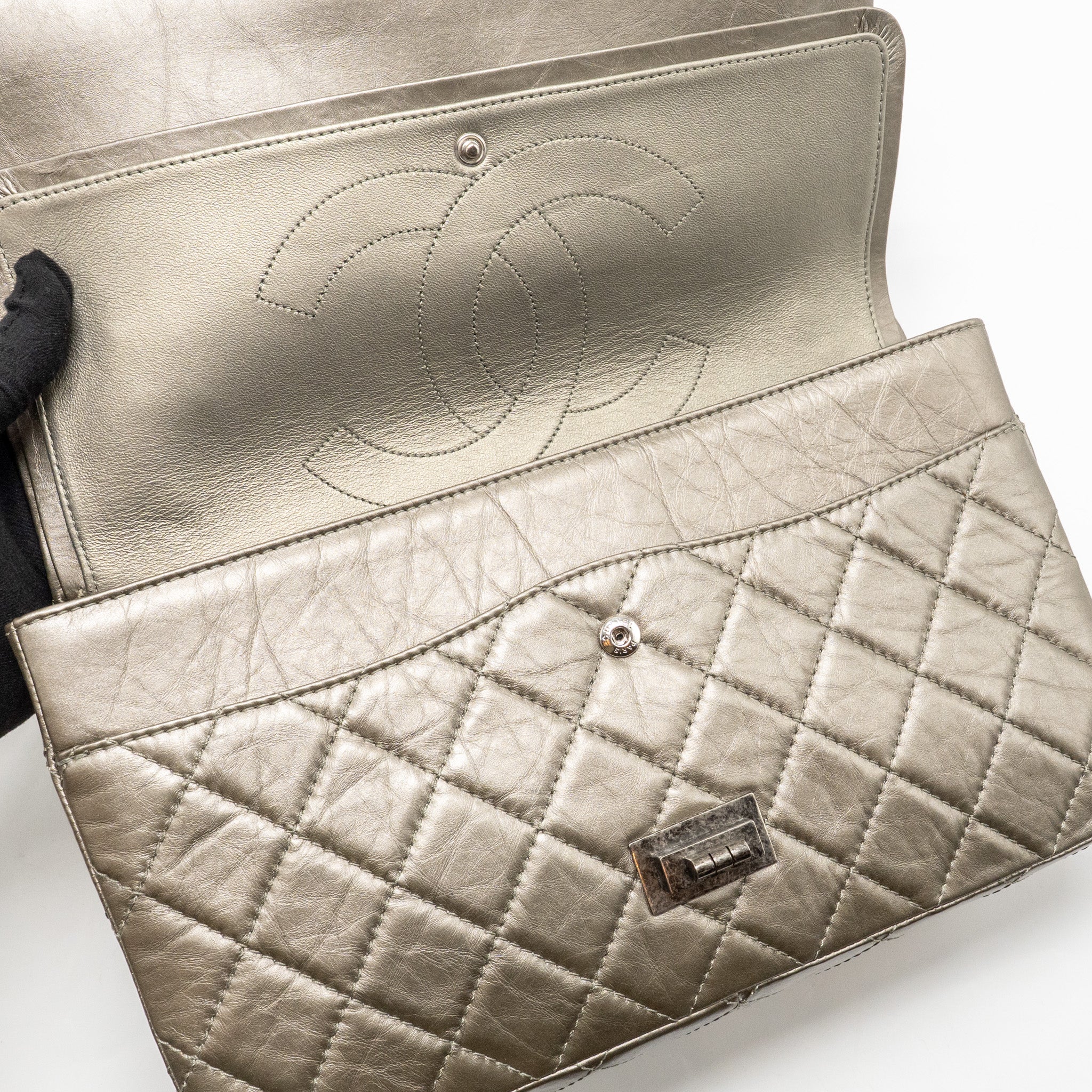 CHANEL MAXI 2.55 REISSUE FLAP BAG AGED CALFSKIN IRIDESCENT LIGHT GREY RUTHENIUM HARDWARE