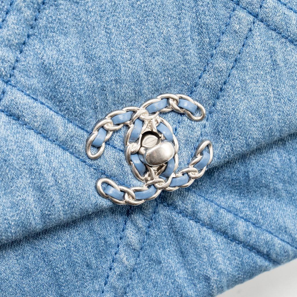 CHANEL SMALL 19 BAG DENIM LIGHT BLUE MULTICOLOURED HARDWARE (MICROCHIP)