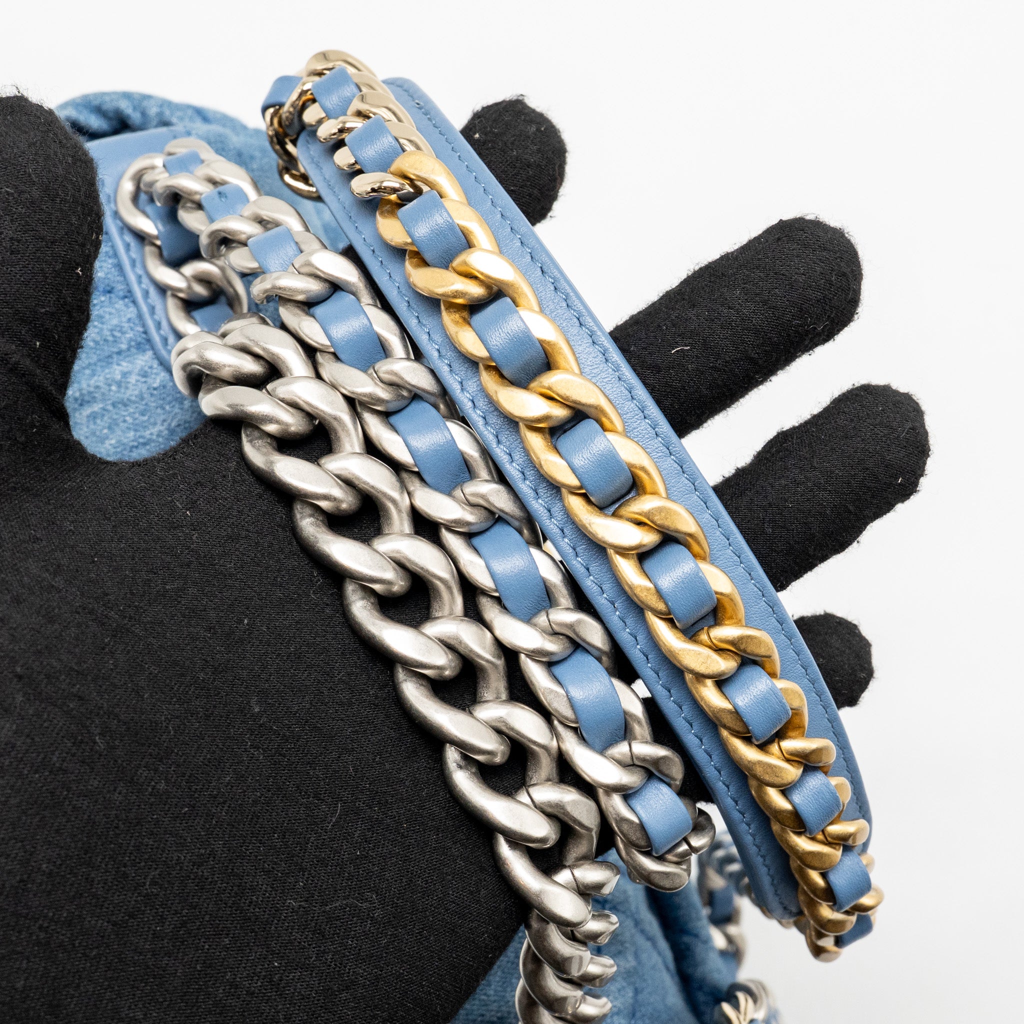 CHANEL SMALL 19 BAG DENIM LIGHT BLUE MULTICOLOURED HARDWARE (MICROCHIP)