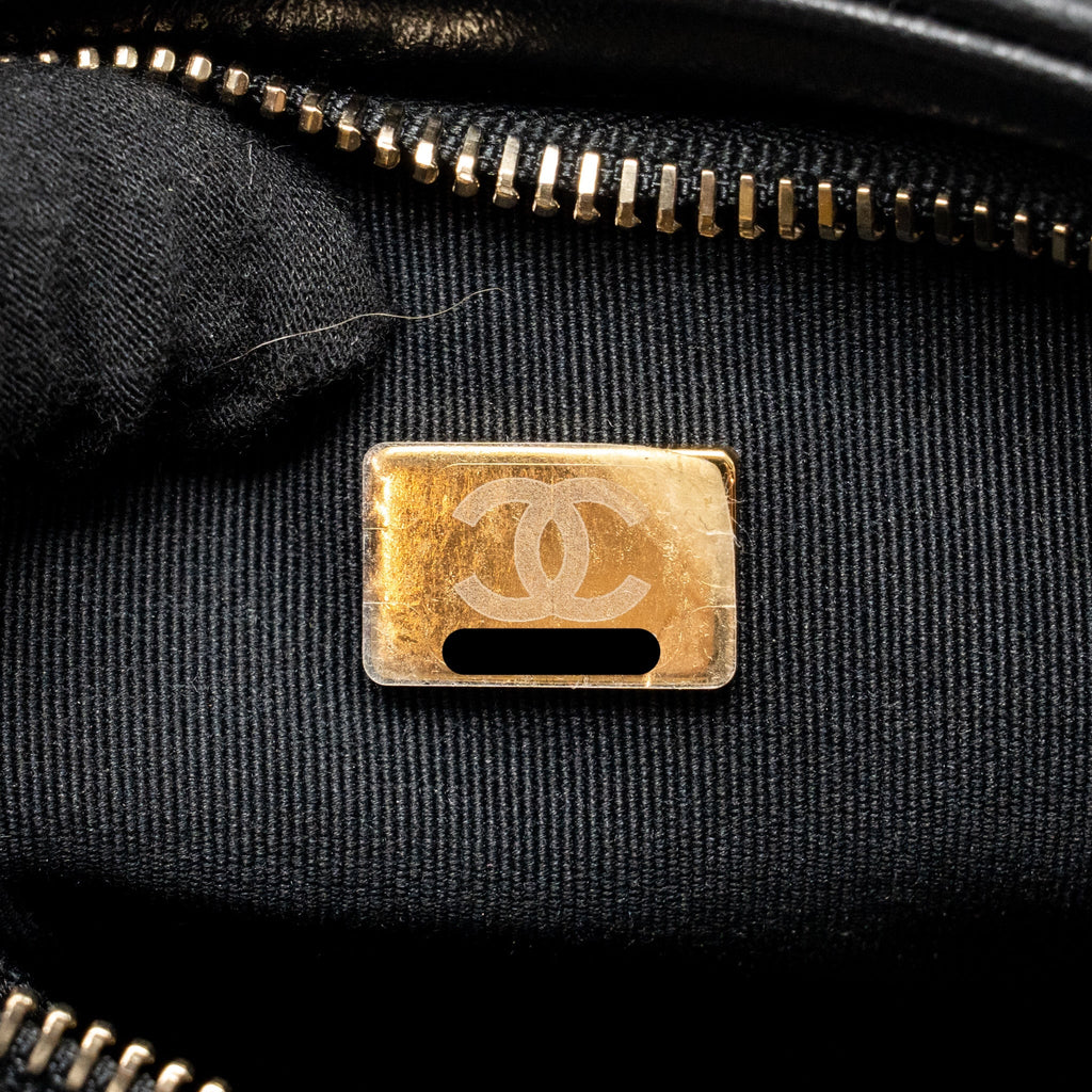 CHANEL 22K HOBO SHOULDER BAG LAMBSKIN BLACK GHW