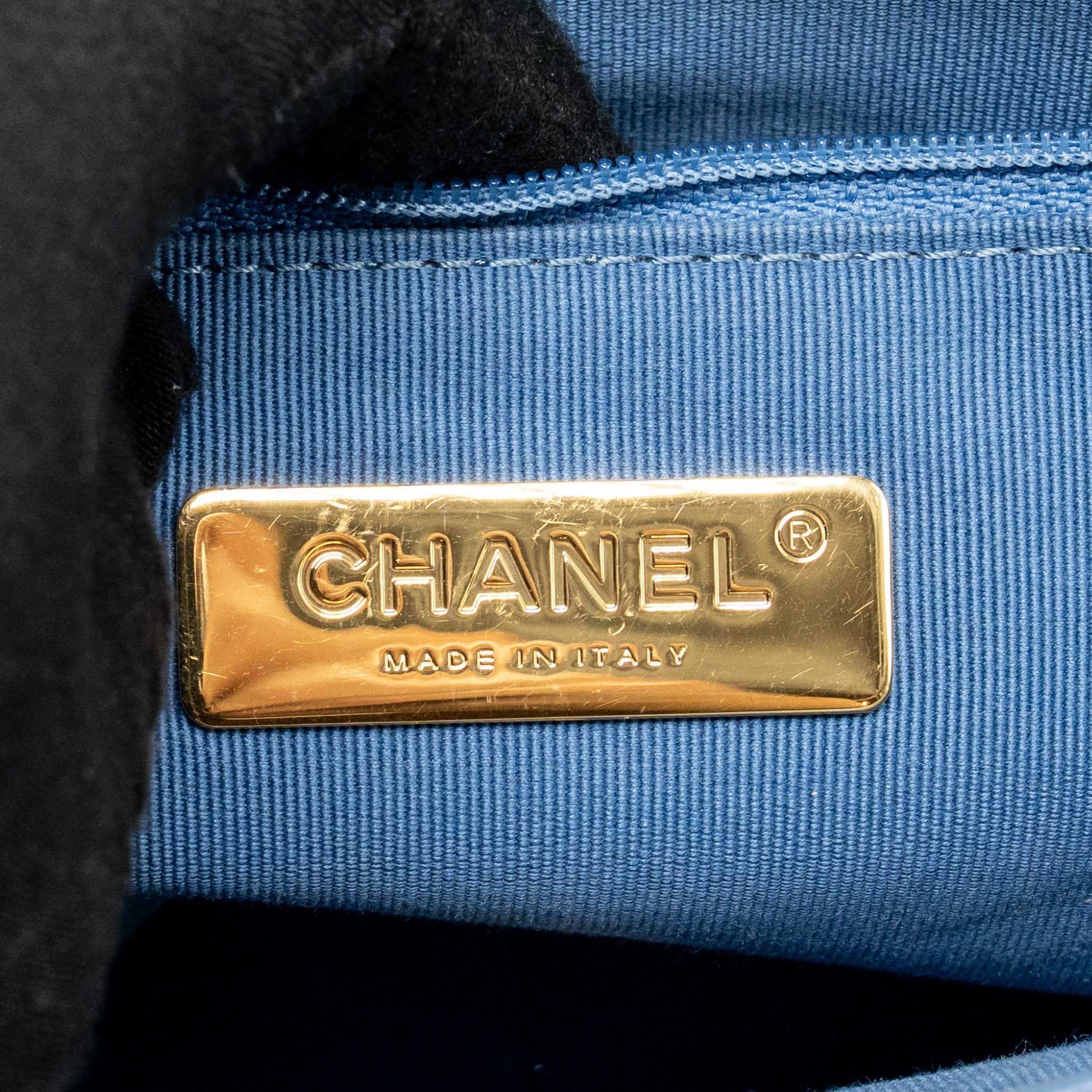 CHANEL SMALL 19 BAG DENIM LIGHT BLUE MULTICOLOURED HARDWARE (MICROCHIP)