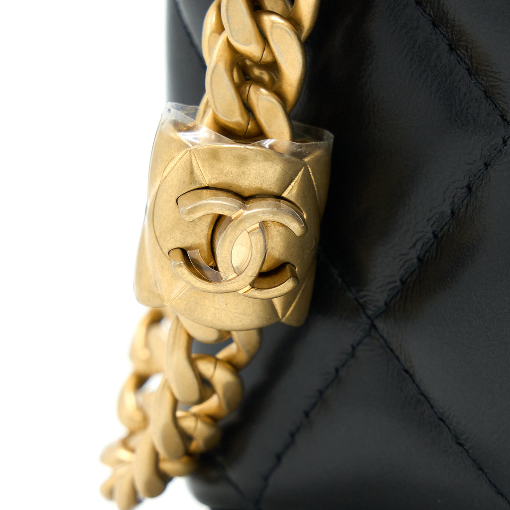 CHANEL 22K GOLD PILLAR ADJUSTABLE CHAIN LONG VANITY LAMBSKIN BLACK GHW (MICROCHIP)