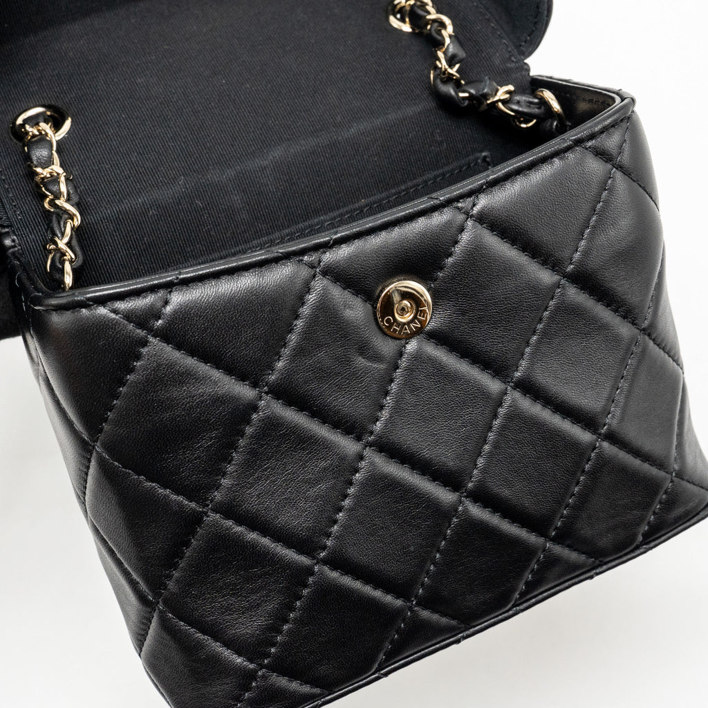CHANEL FLAP VANITY WITH CHAIN LAMBSKIN BLACK LGWH (MICROCHIP)