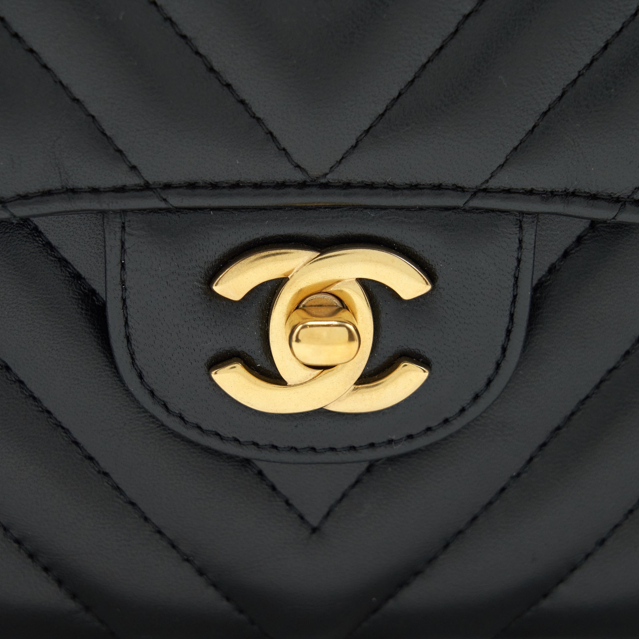 CHANEL SMALL CLASSIC DOUBLE FLAP BAG CHEVRON LAMBSKIN BLACK GHW