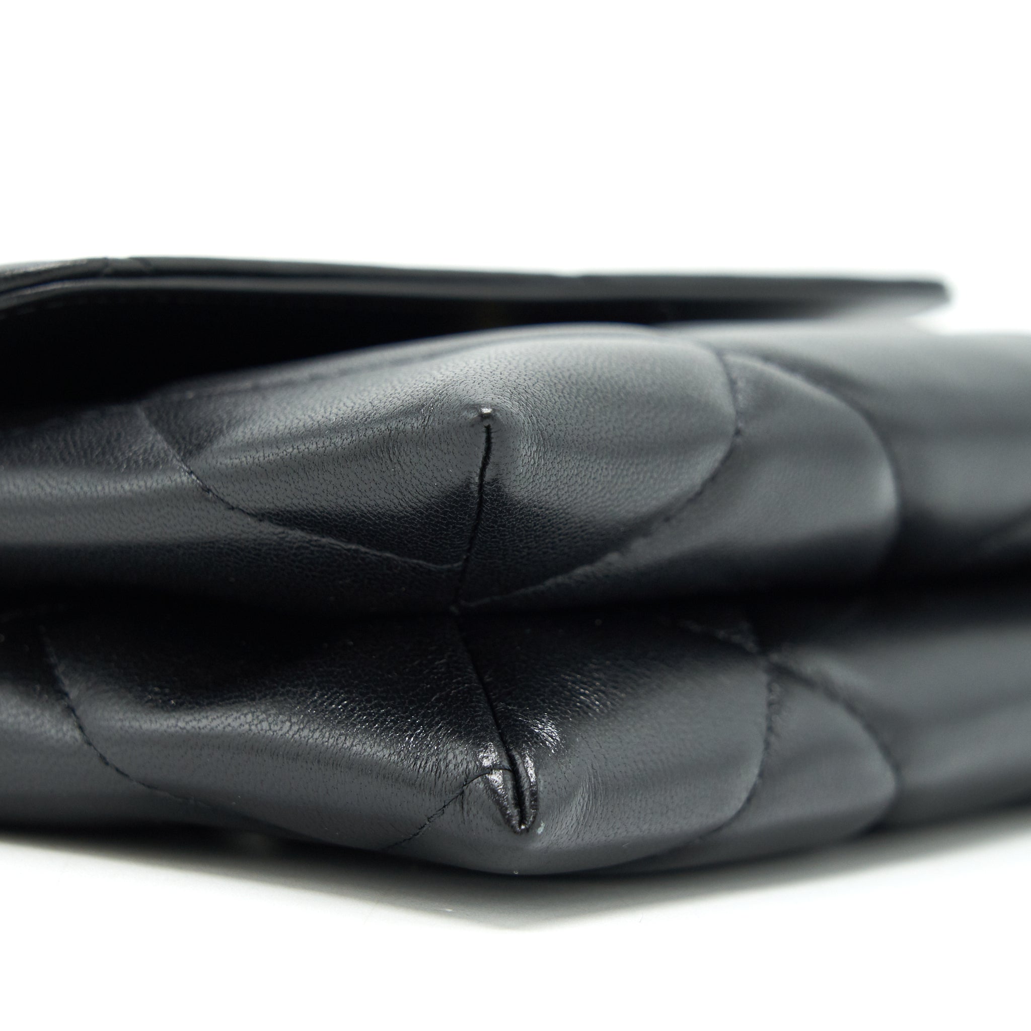 CHANEL 19 CLUTCH LAMBSKIN BLACK GHW