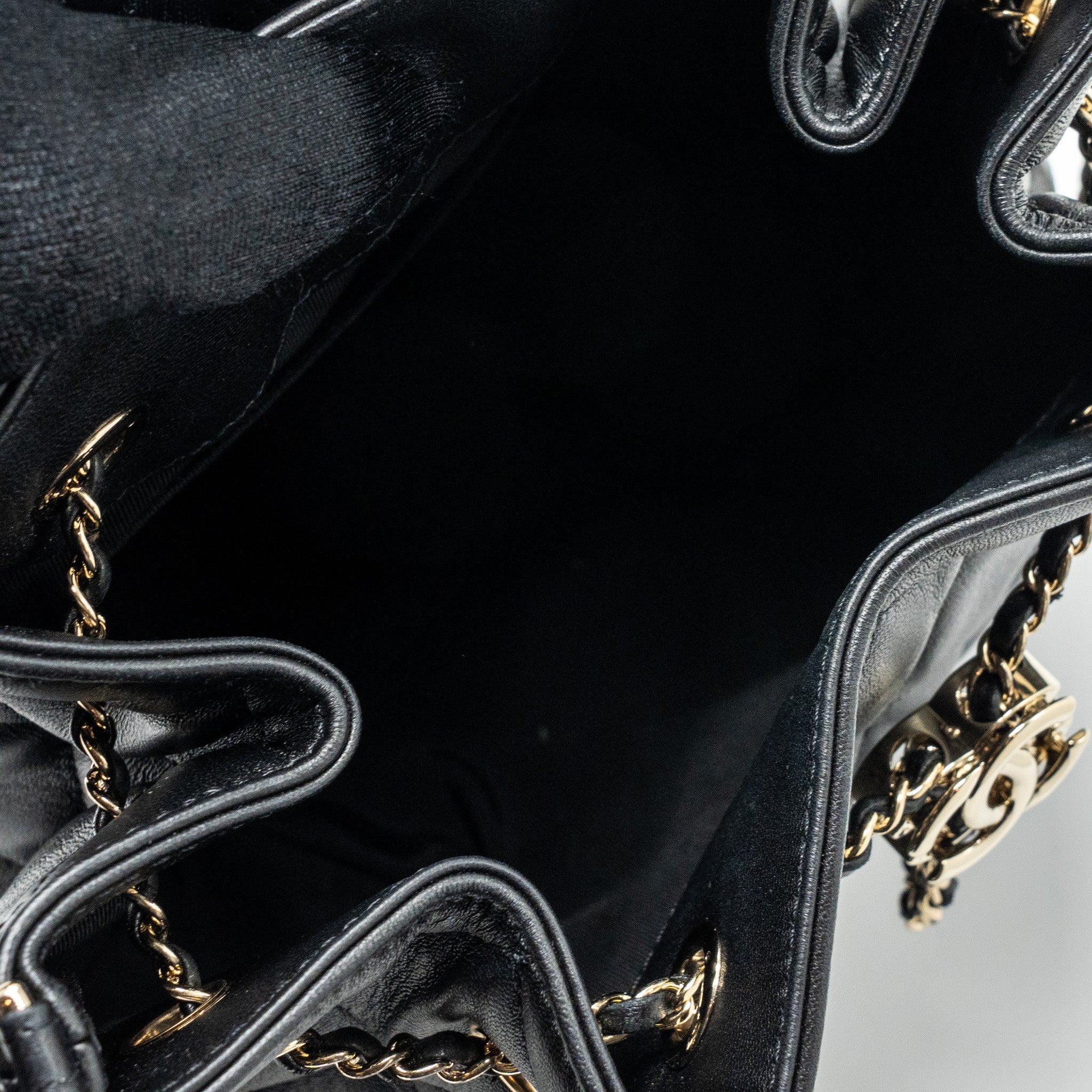 CHANEL DRAWSTRING BUCKET BAG CALFSKIN BLACK LGHW