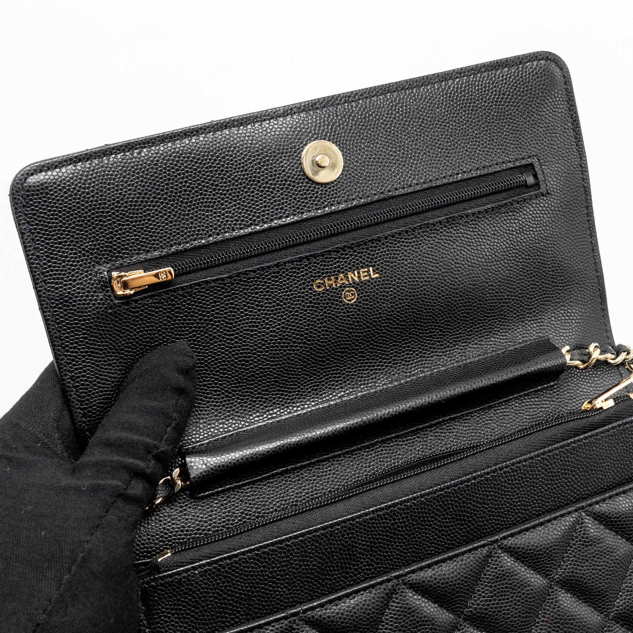 CHANEL CC LOGO QUILTED WALLET ON CHAIN CAVIAR BLACK LGHW (MICROCHIP)