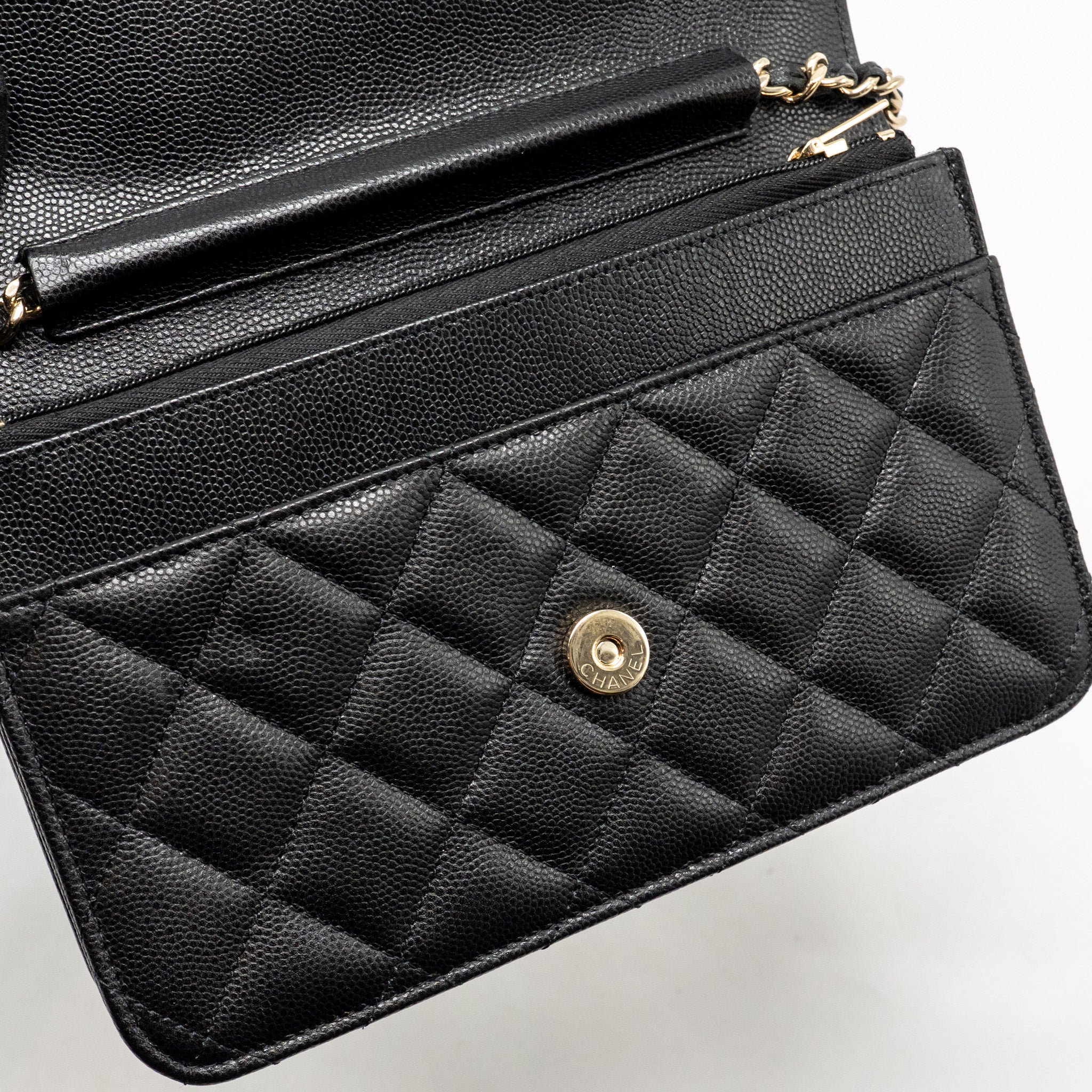 CHANEL CC LOGO QUILTED WALLET ON CHAIN CAVIAR BLACK LGHW (MICROCHIP)