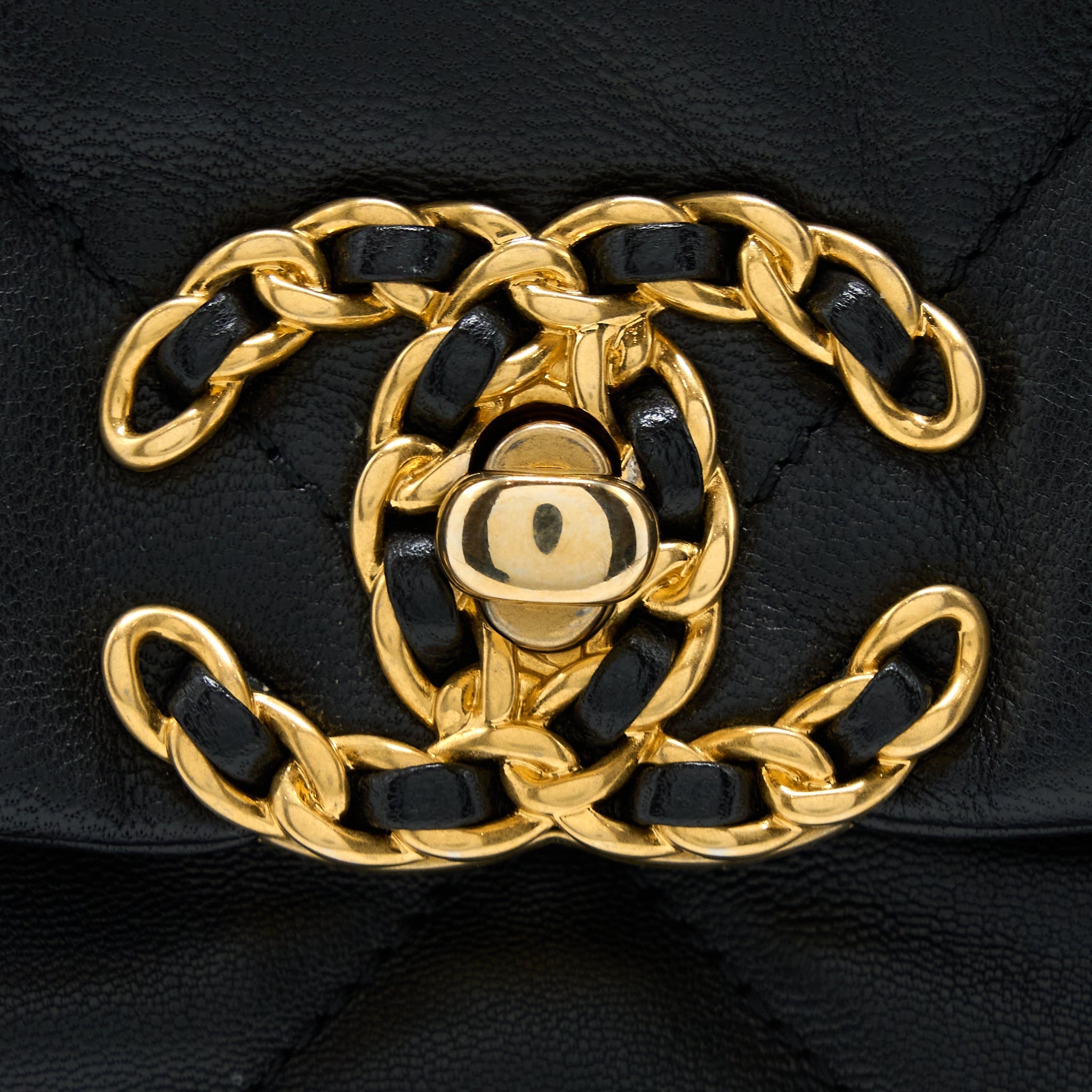 CHANEL MAXI 19 BAG GOATSKIN BLACK MULTICOLOUR HARDWARE