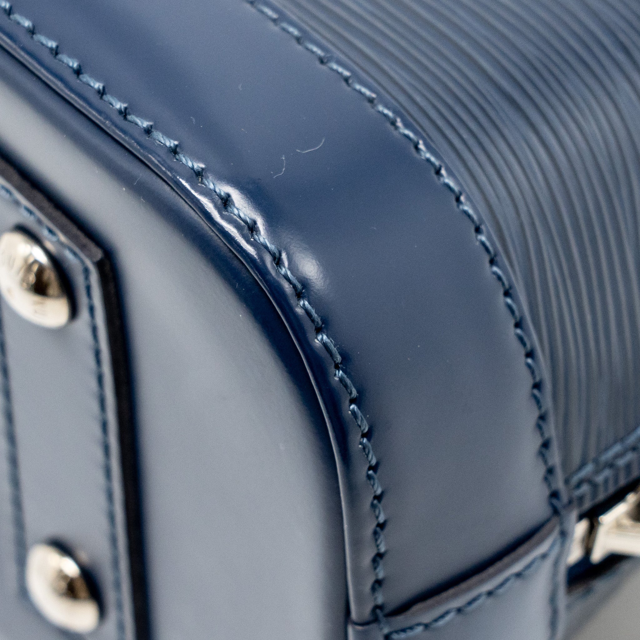 LOUIS VUITTON ALMA BB EPI INDIGO SHW