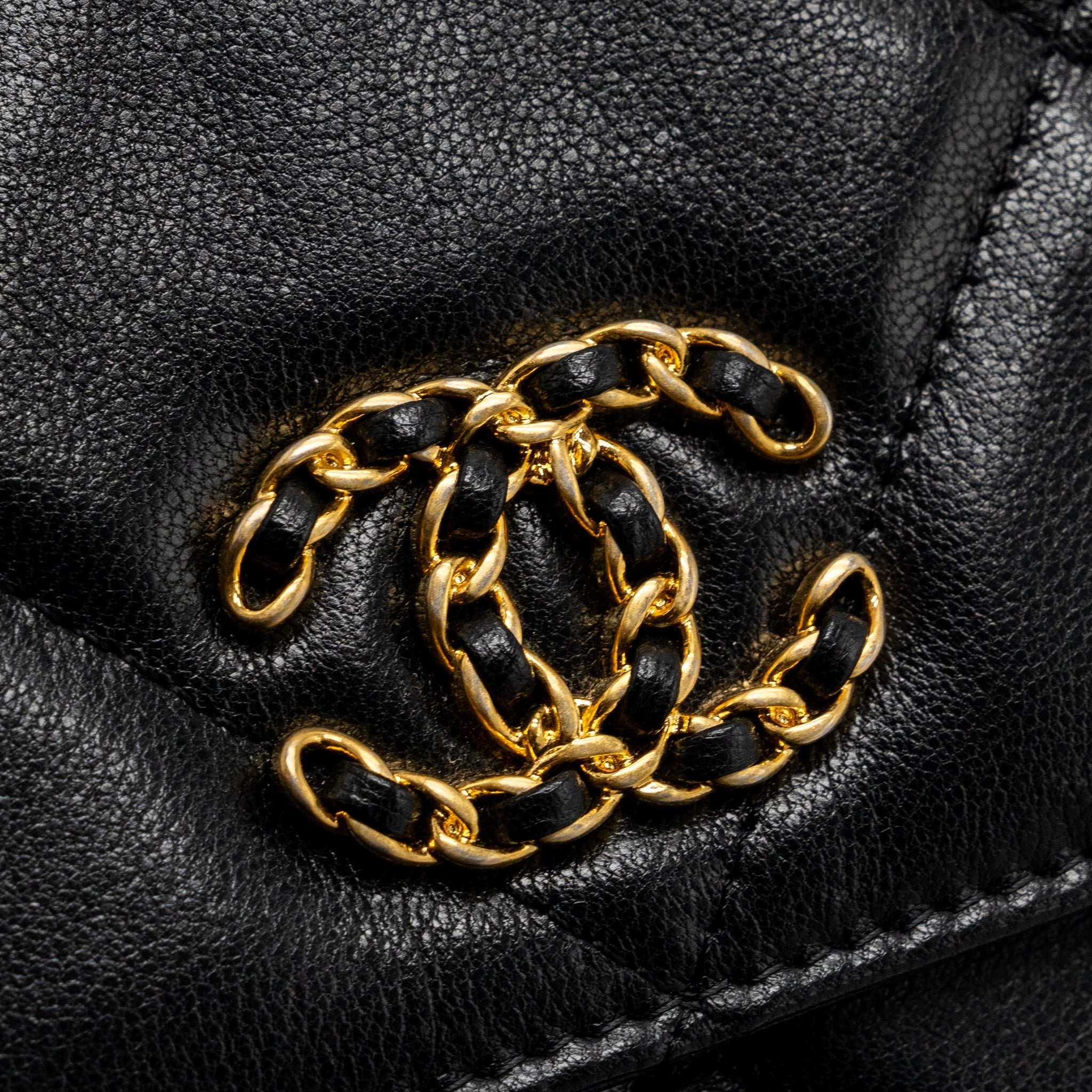 CHANEL 19 WALLET ON CHAIN LAMBSKIN BLACK MULTICOLOR HARDWARE