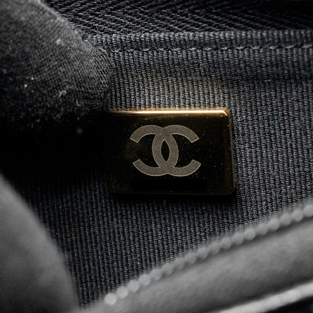 CHANEL CC LOGO QUILTED WALLET ON CHAIN CAVIAR BLACK LGHW (MICROCHIP)