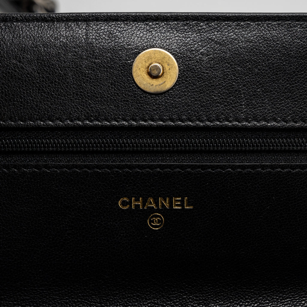 CHANEL 19 WALLET ON CHAIN LAMBSKIN BLACK MULTICOLOR HARDWARE