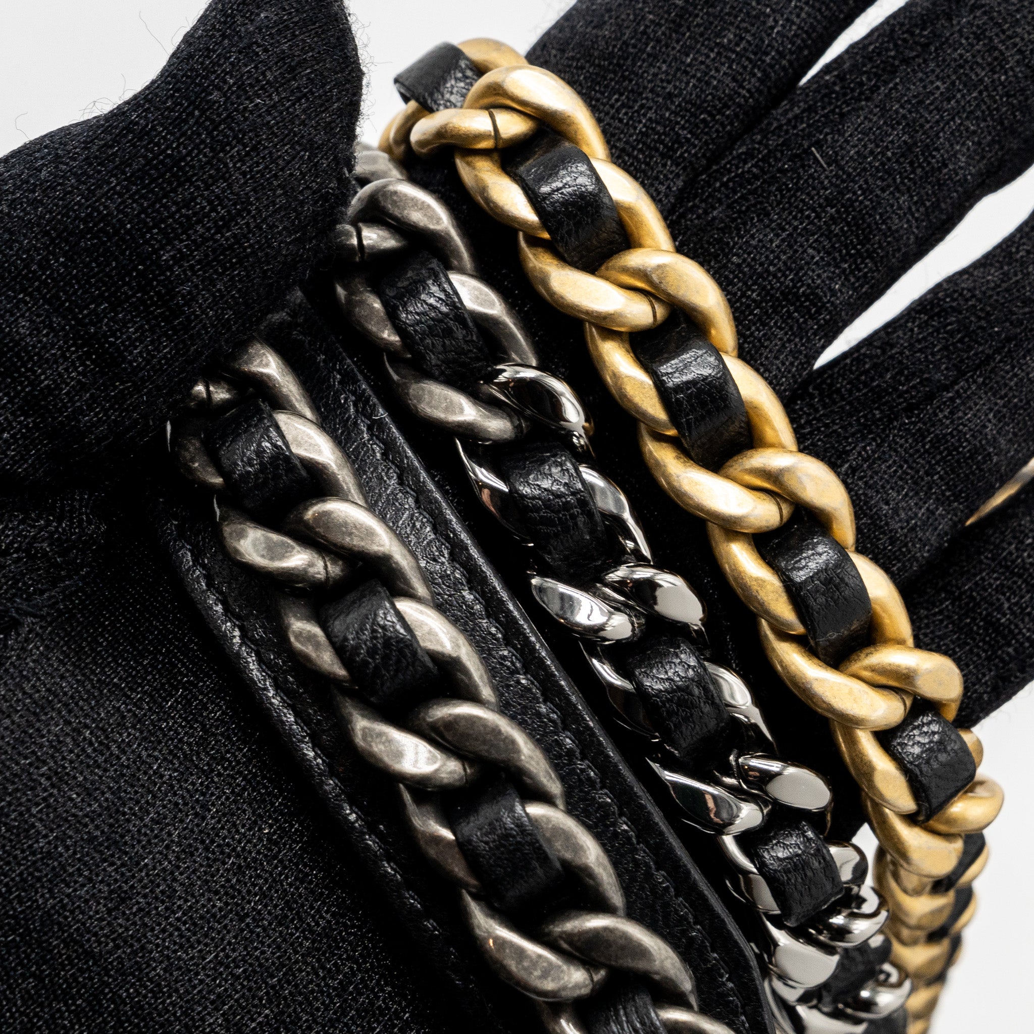 CHANEL 19 WALLET ON CHAIN LAMBSKIN BLACK MULTICOLOR HARDWARE
