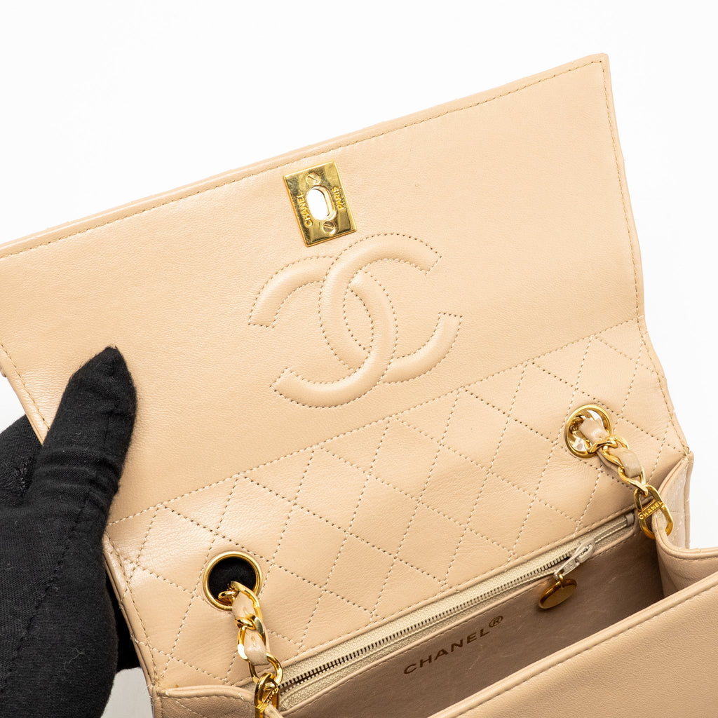 CHANEL VINTAGE TRAPEZOID SHOULDER BAG QUILTED LAMBSKIN BEIGE GHW