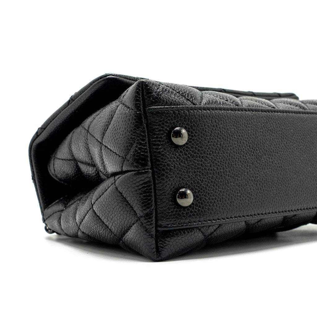 CHANEL SMALL COCO HANDLE CAVIAR SO BLACK / BLACK HARDWARE