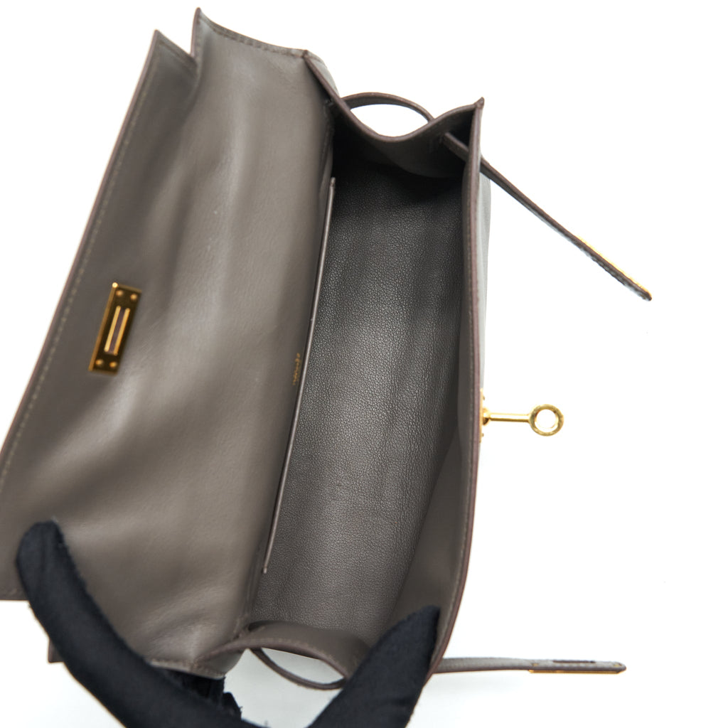HERMES KELLY POCHETTE SWIFT 8F GRIS ETAIN GHW