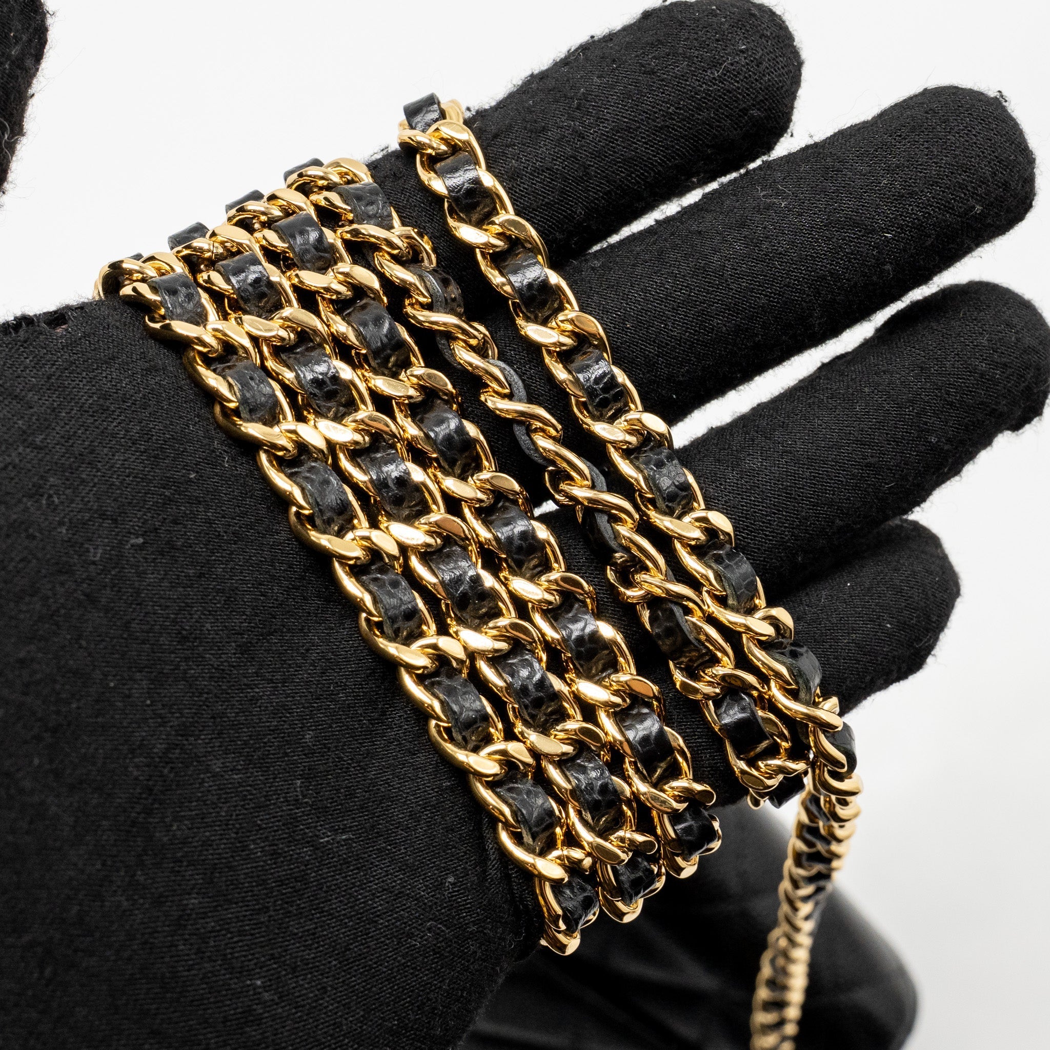 CHANEL CLASSIC WALLET ON CHAIN CAVIAR BLACK GHW