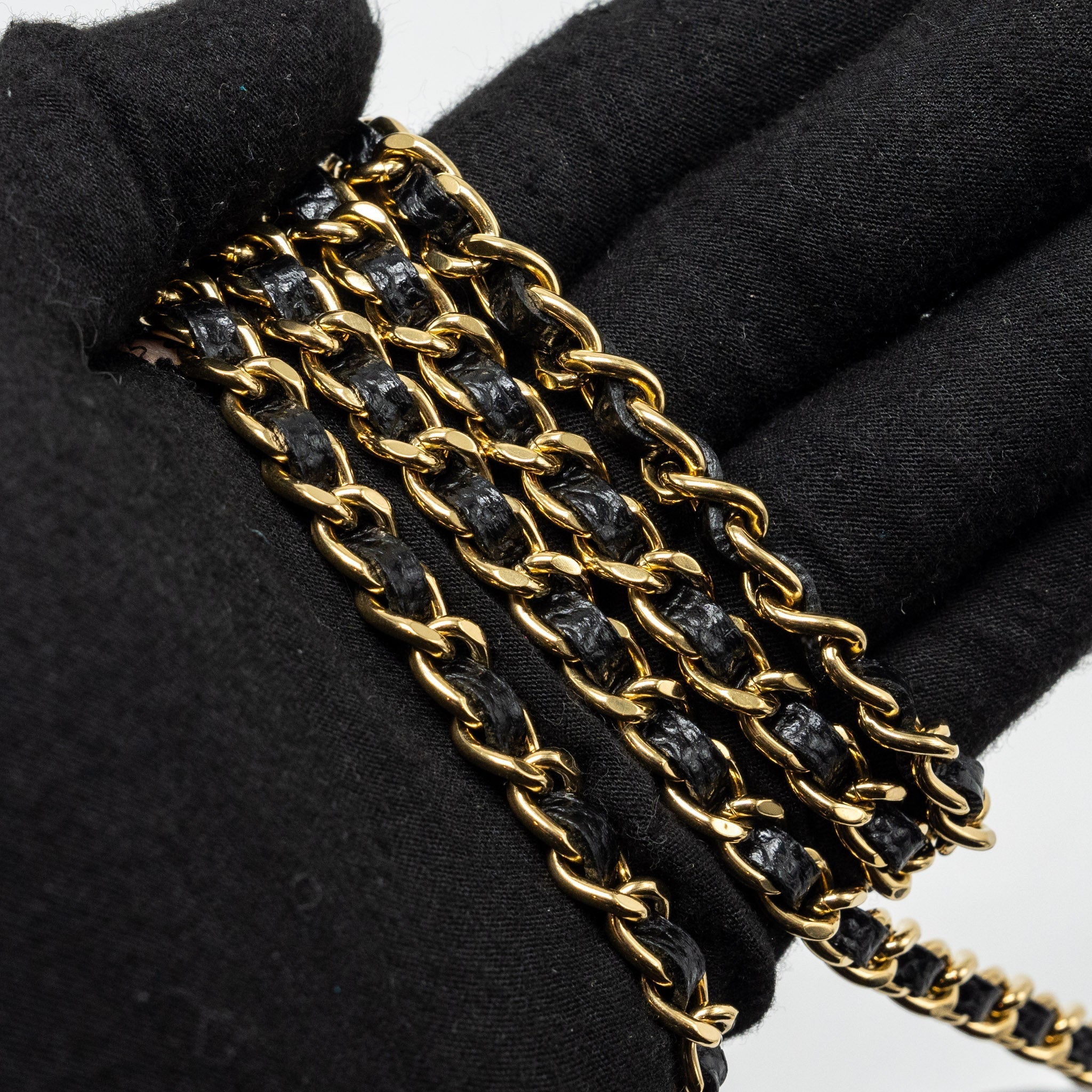CHANEL CLASSIC WALLET ON CHAIN CAVIAR BLACK GHW (MICROCHIP)