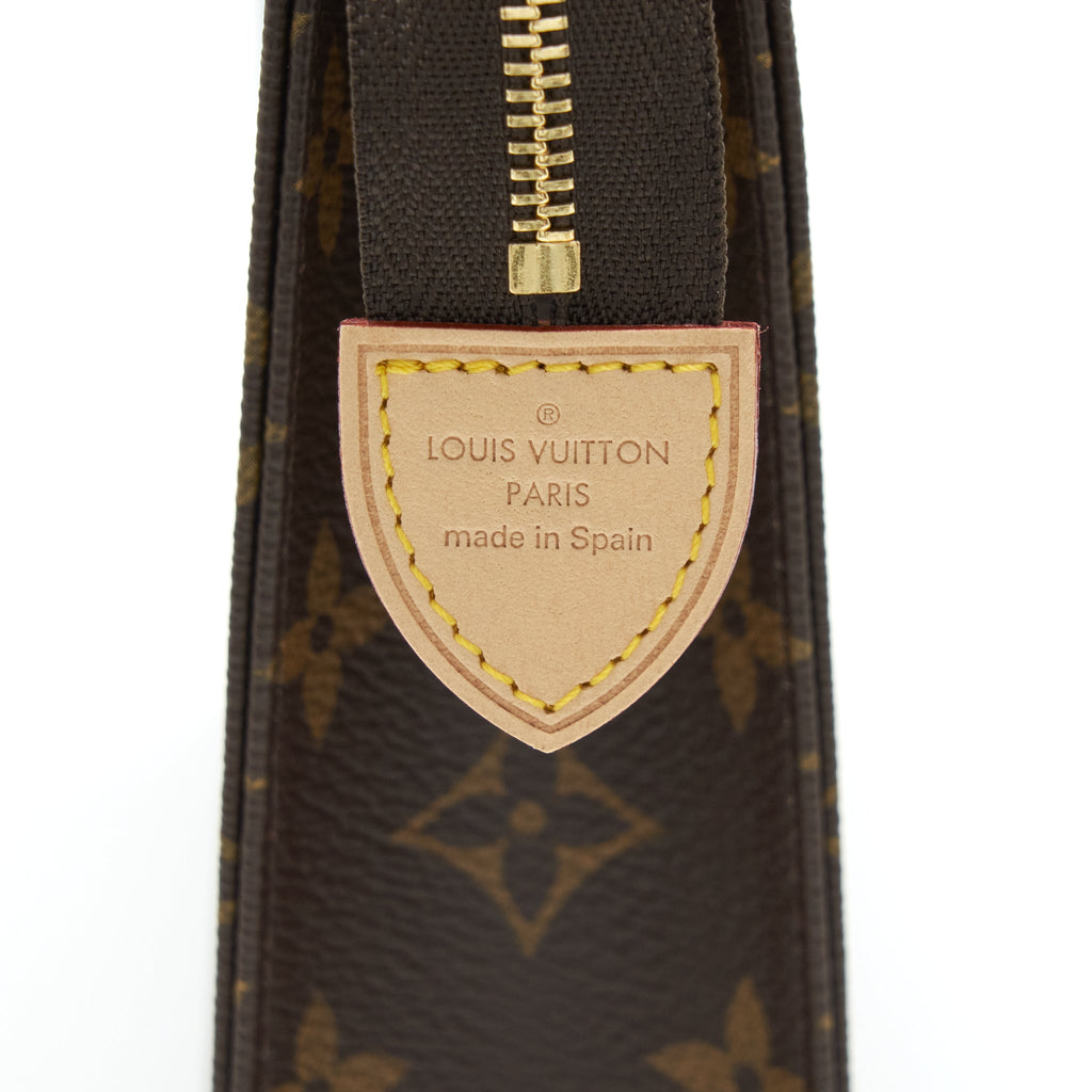 LOUIS VUITTON TOILETRY POCHETTE 26 MONOGRAM CANVAS GHW